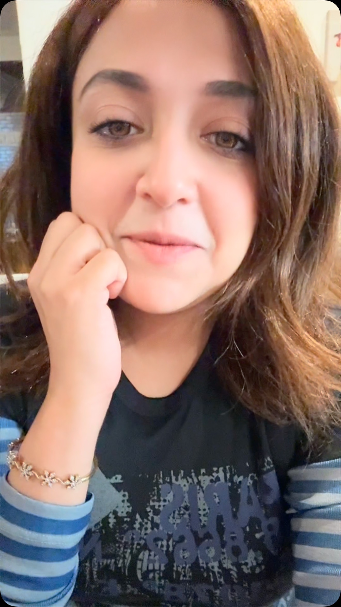 Monali Thakur’s Airline Adventure Captivates Fans Monali Thakur charms with a quirky airline moment!