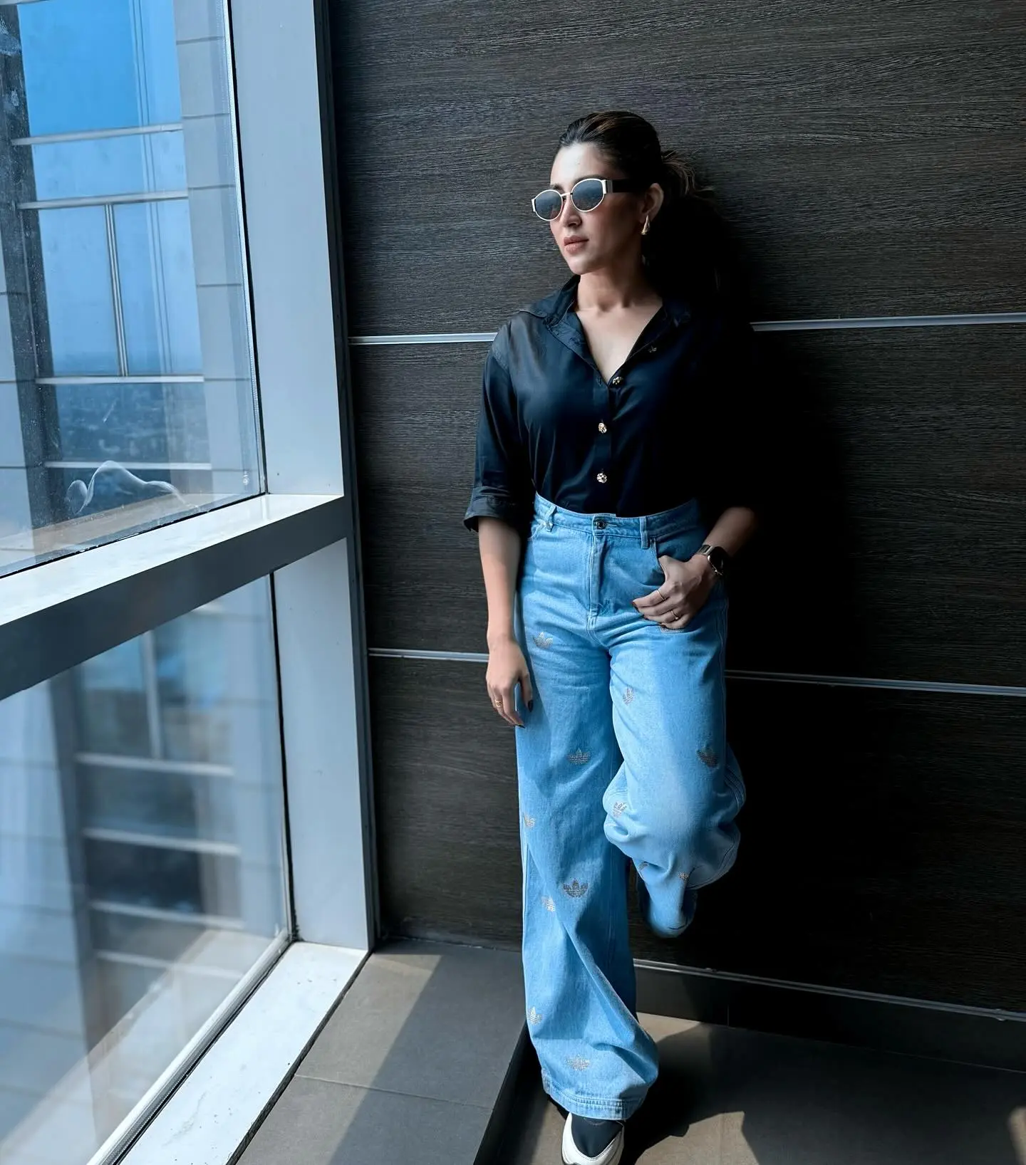 Monday Swag: Oindrila Sen Sets Casual Trends