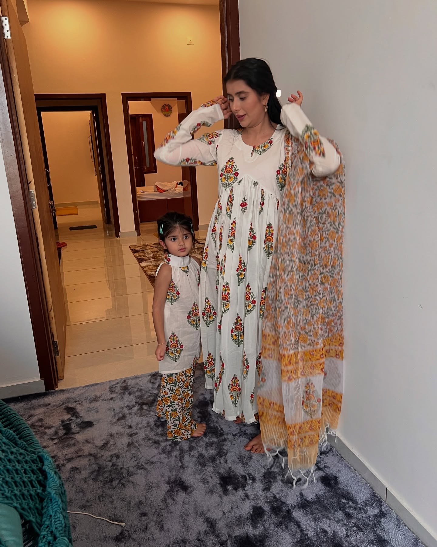 Mother Daughter Twinning Inspires Celebrity Style