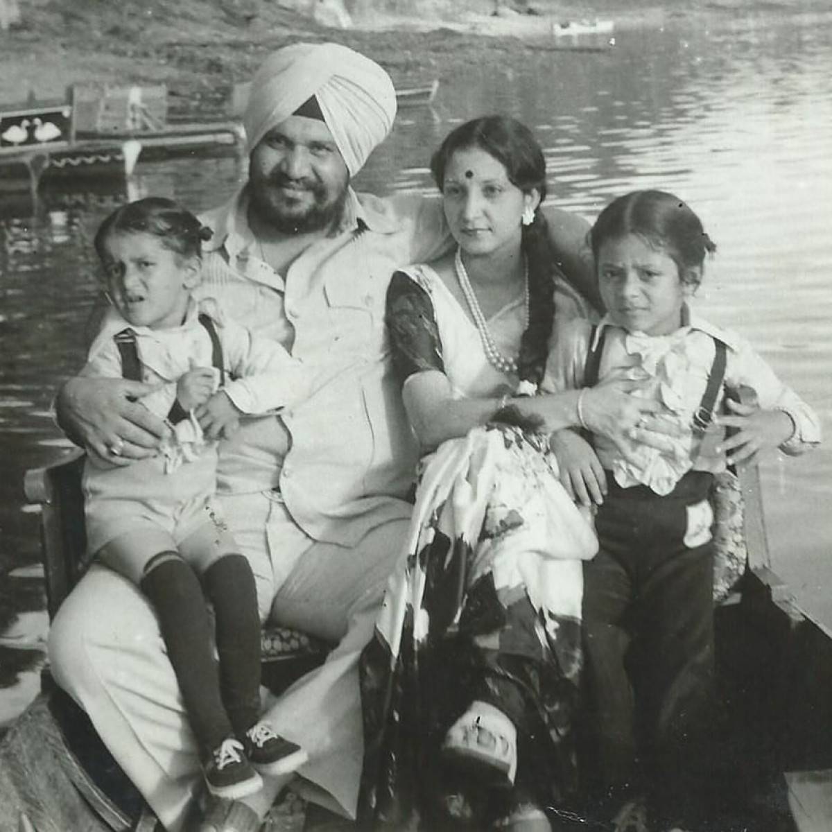 Cherishing their first listener, Meet Bros honors success with heartfelt love for Mummy!!
