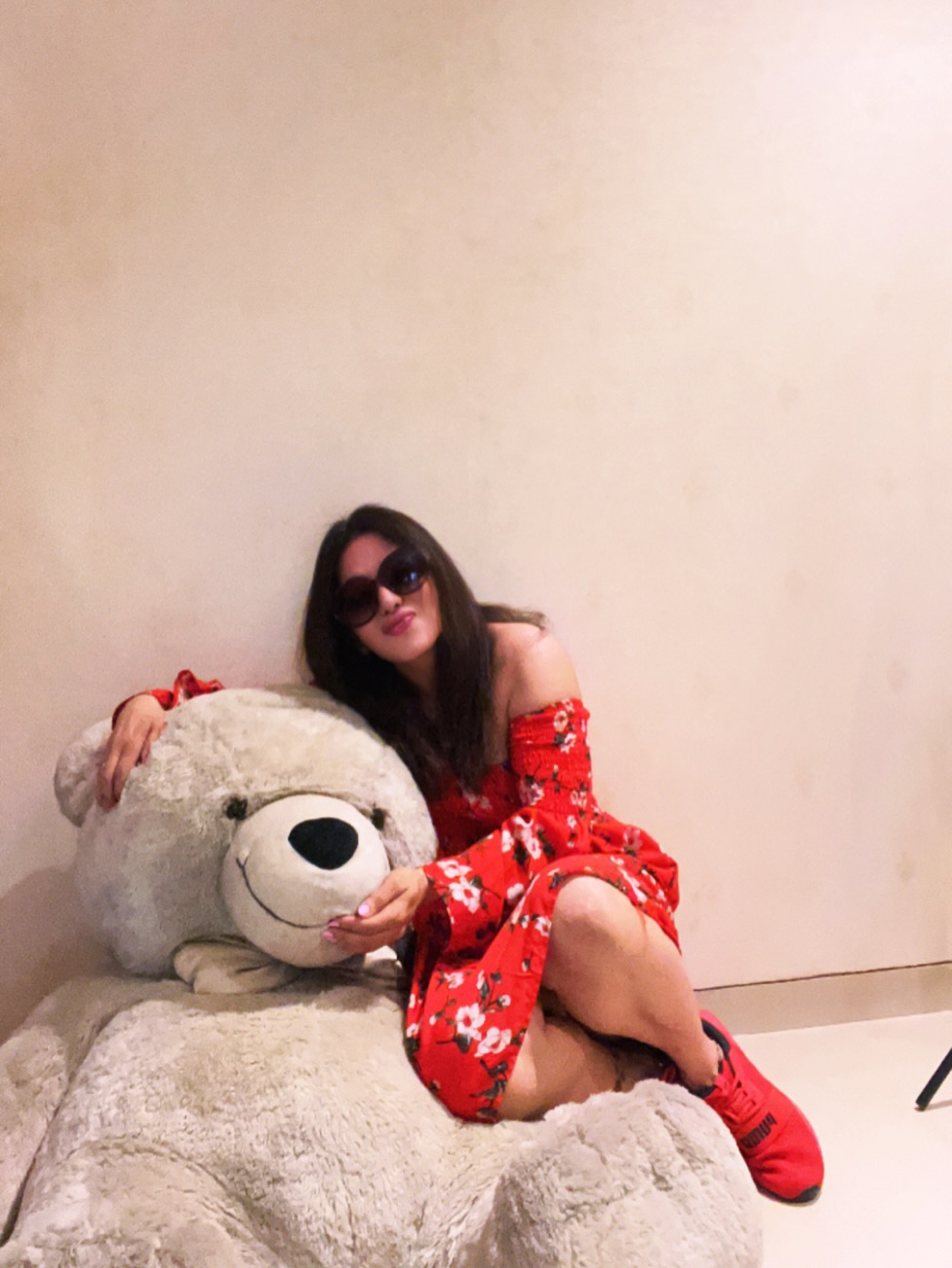 Mreenal Deshraj Radiates Joy and Style On Instagram