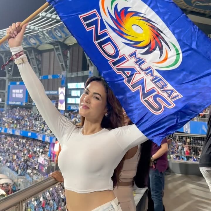 Mumbai Indians Clinch Playoffs