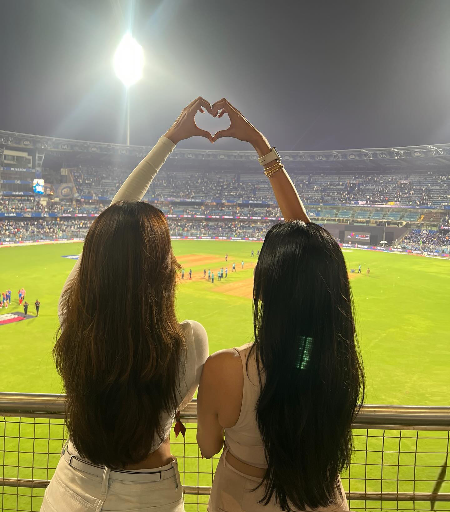 Mumbai Indians Clinch Playoffs