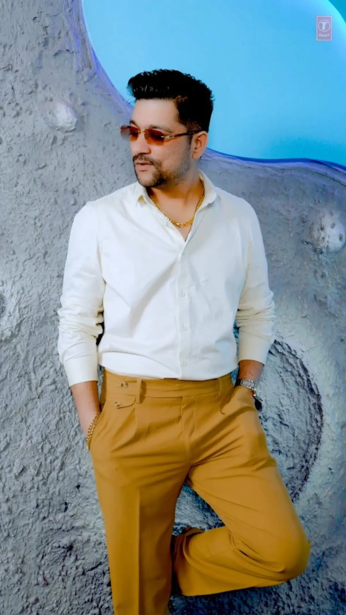 Music Strikes With Sahilon Ki Hawa Release New track Sahilon Ki Hawa makes waves as Manan Bhardwaj delivers vibrant tunes!
