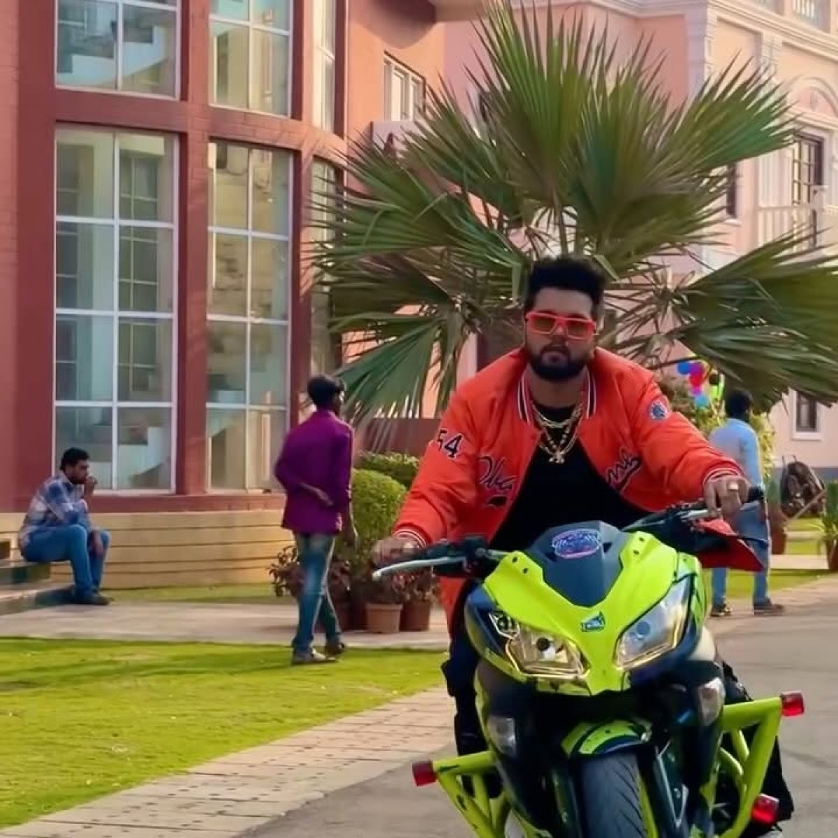 Singh delights fans with his bold new track that fuses romance, beats, motorbike ride now!