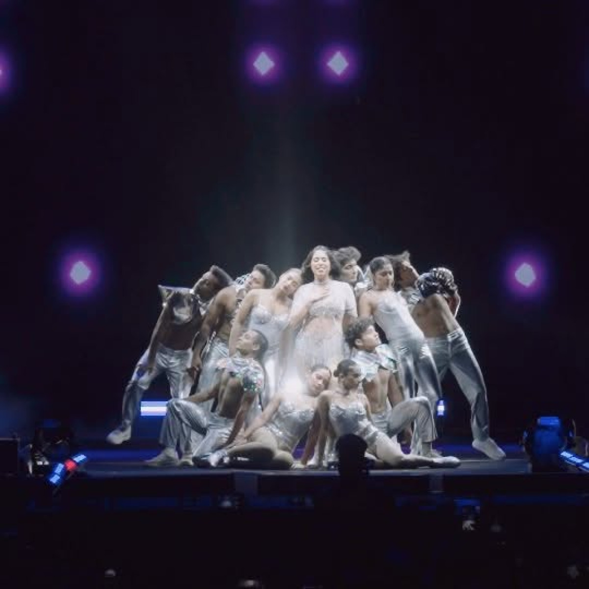 Neha's electrifying performance evokes unity, divine energy, and heartfelt gratitude from crowds.