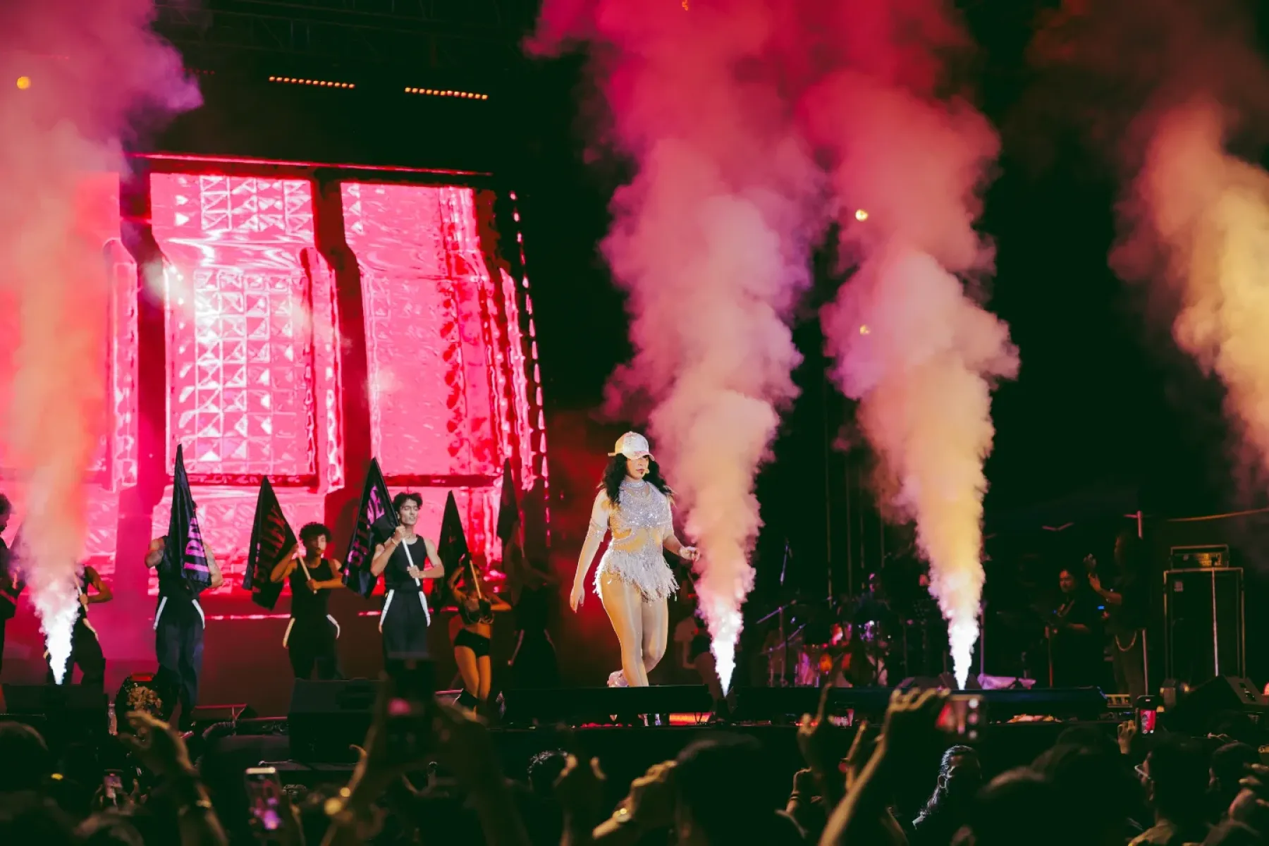 Neha Bhasin: Time, Belief And Bold Declaration In a powerful Instagram post, the popstar shares her vision on life and time - in awe now!