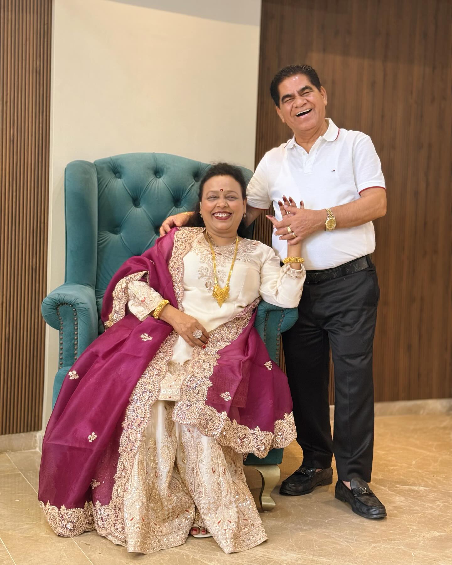 Neha Kakkar Celebrates Her Parents' Special Anniversary