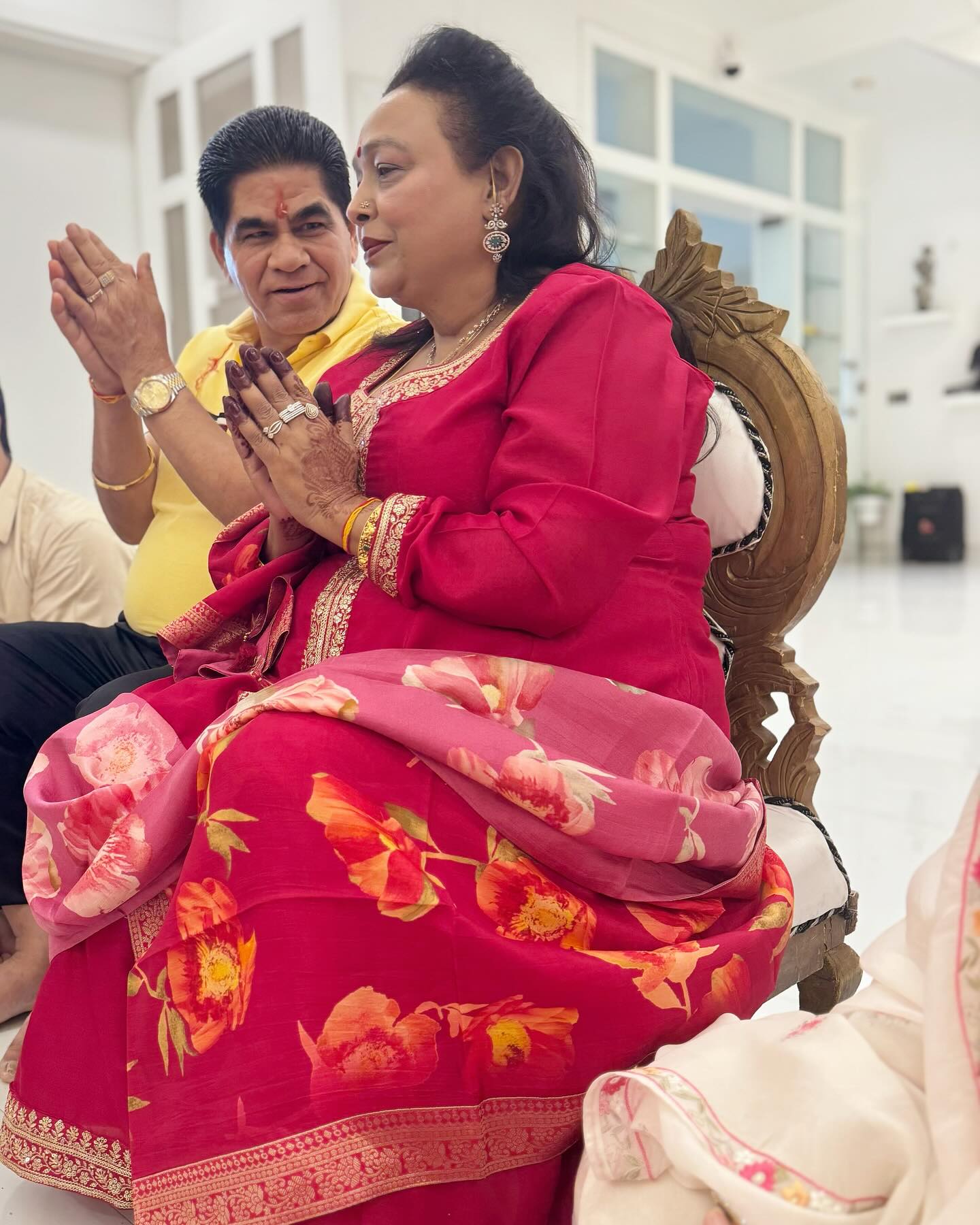 Neha Kakkar Celebrates Her Parents' Special Anniversary
