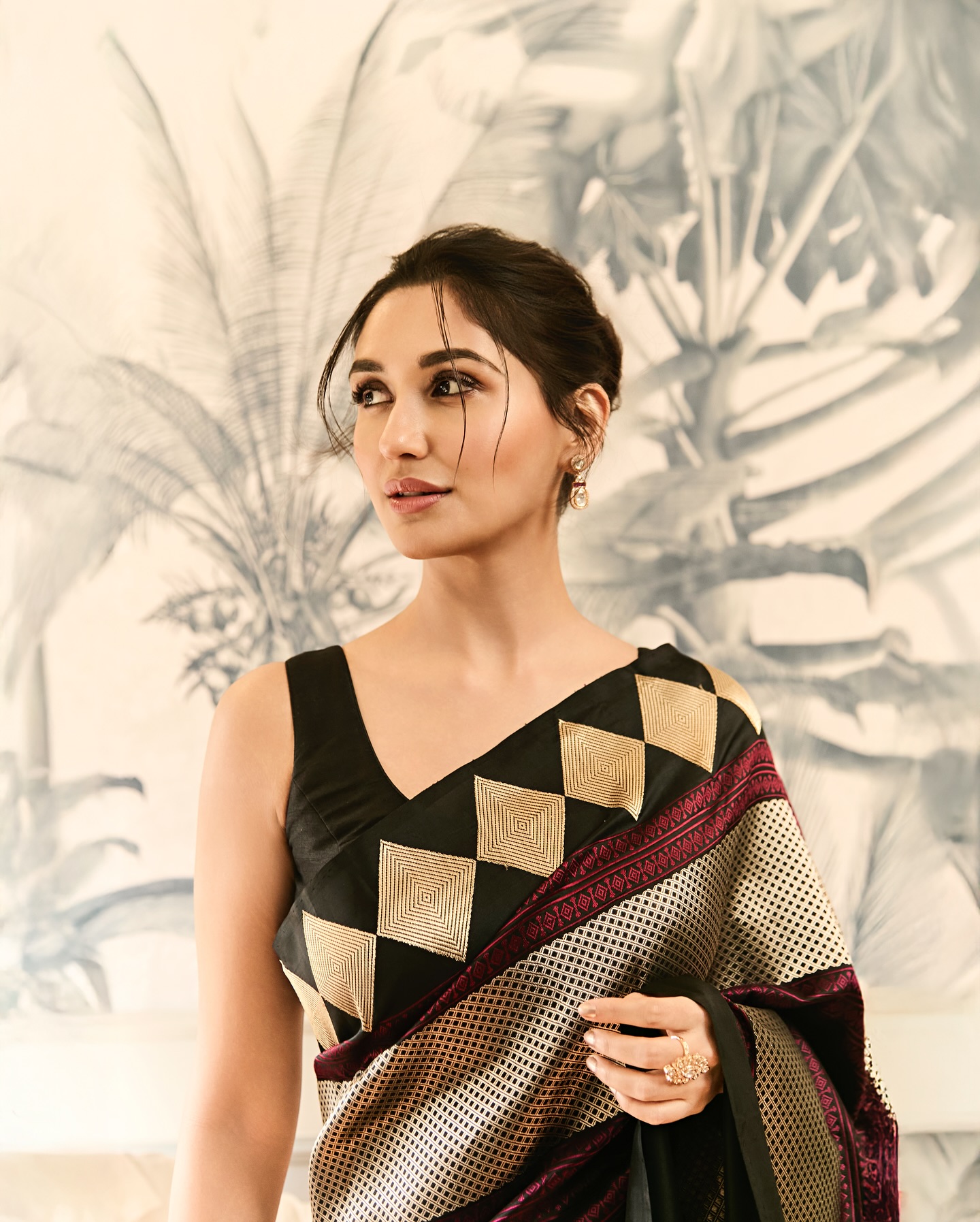Nikita Dutta Stuns At Waves Summit India Style meets substance as Nikita Dutta ignites Waves Summit with unmatched elegance today!!