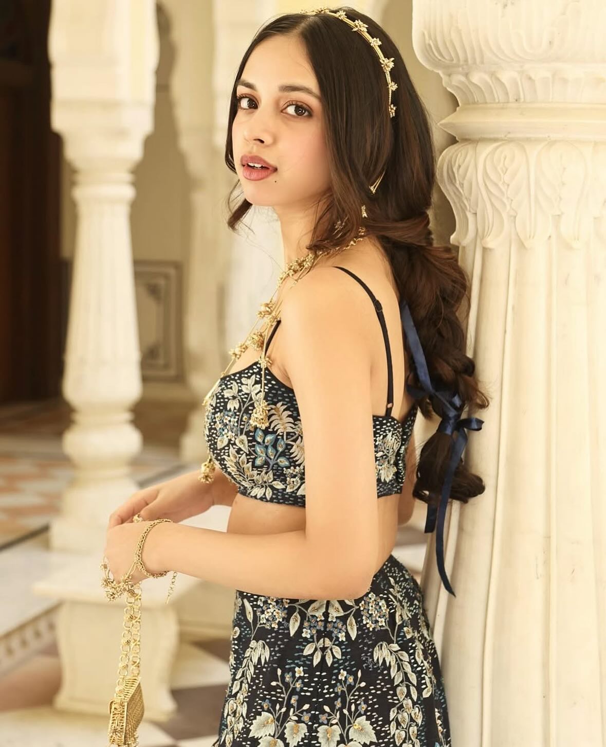 Nitanshi Goel Serves Regal Vibes in Laapataa Look