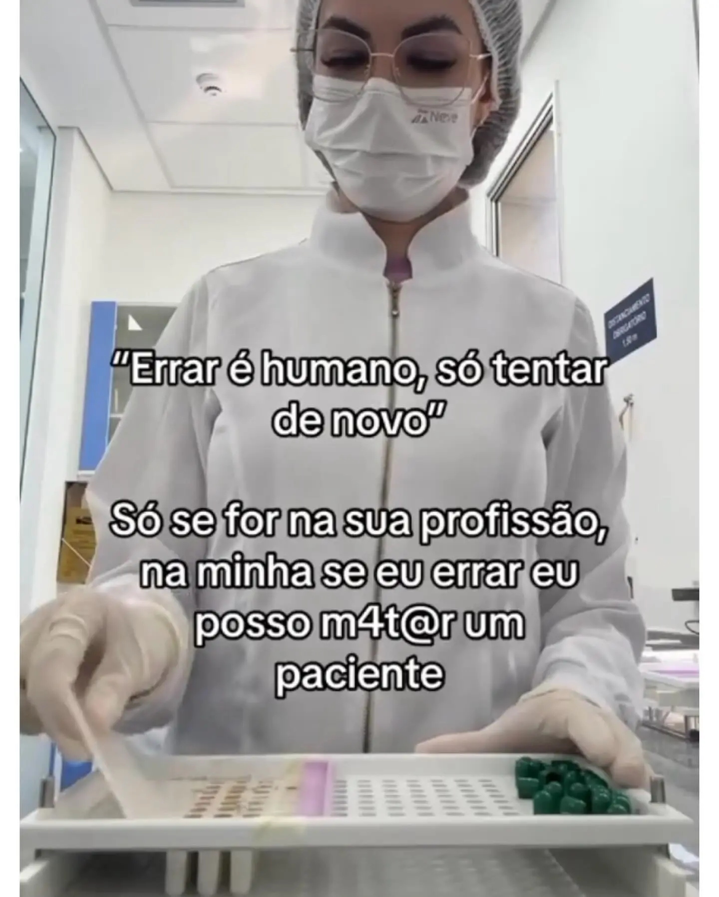 Perrengue Chique delivers a dose of humor on Instagram, delighting fans with laughter LOL!