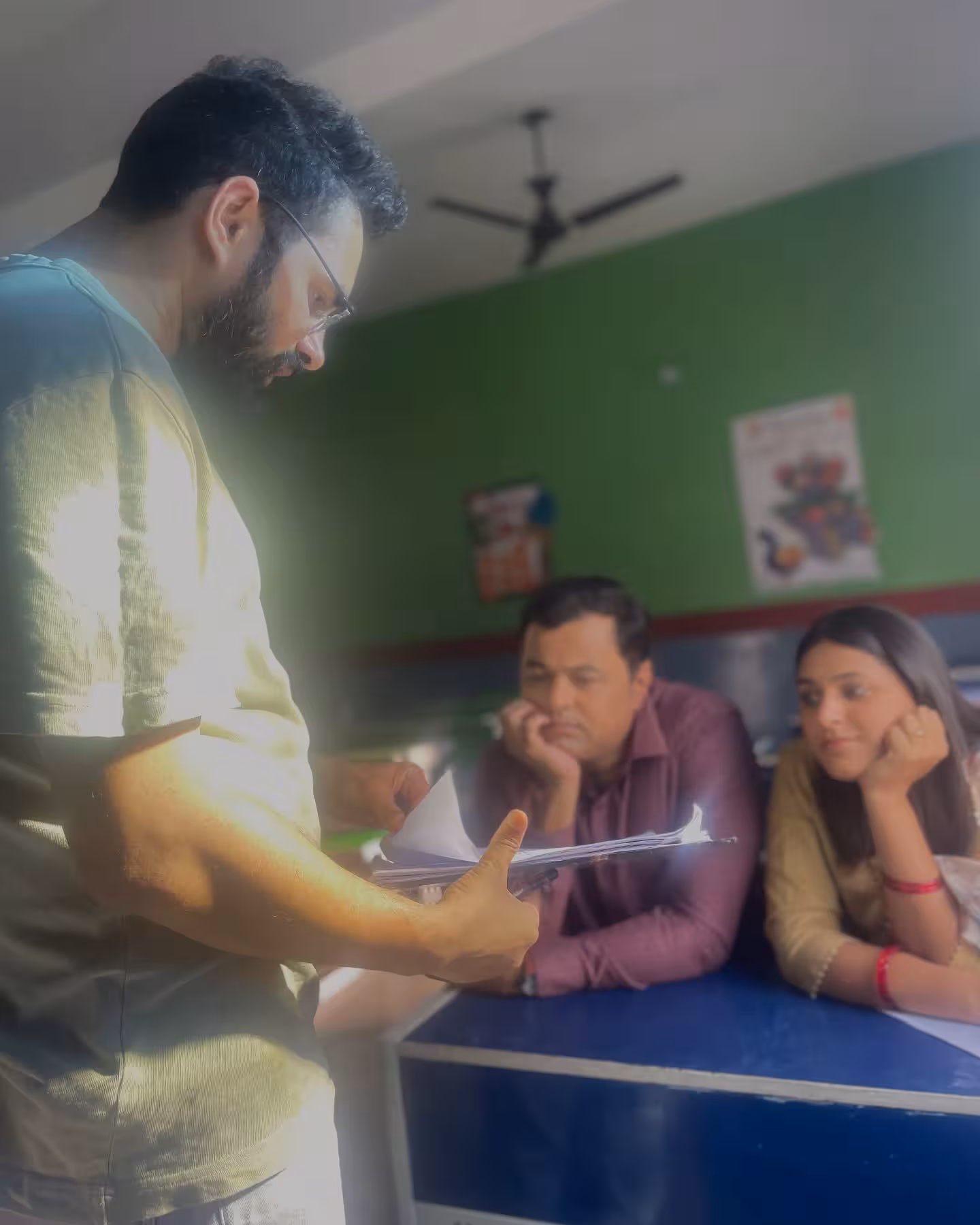 Physics Teacher Breaks Tradition In His Story Of Itihaas