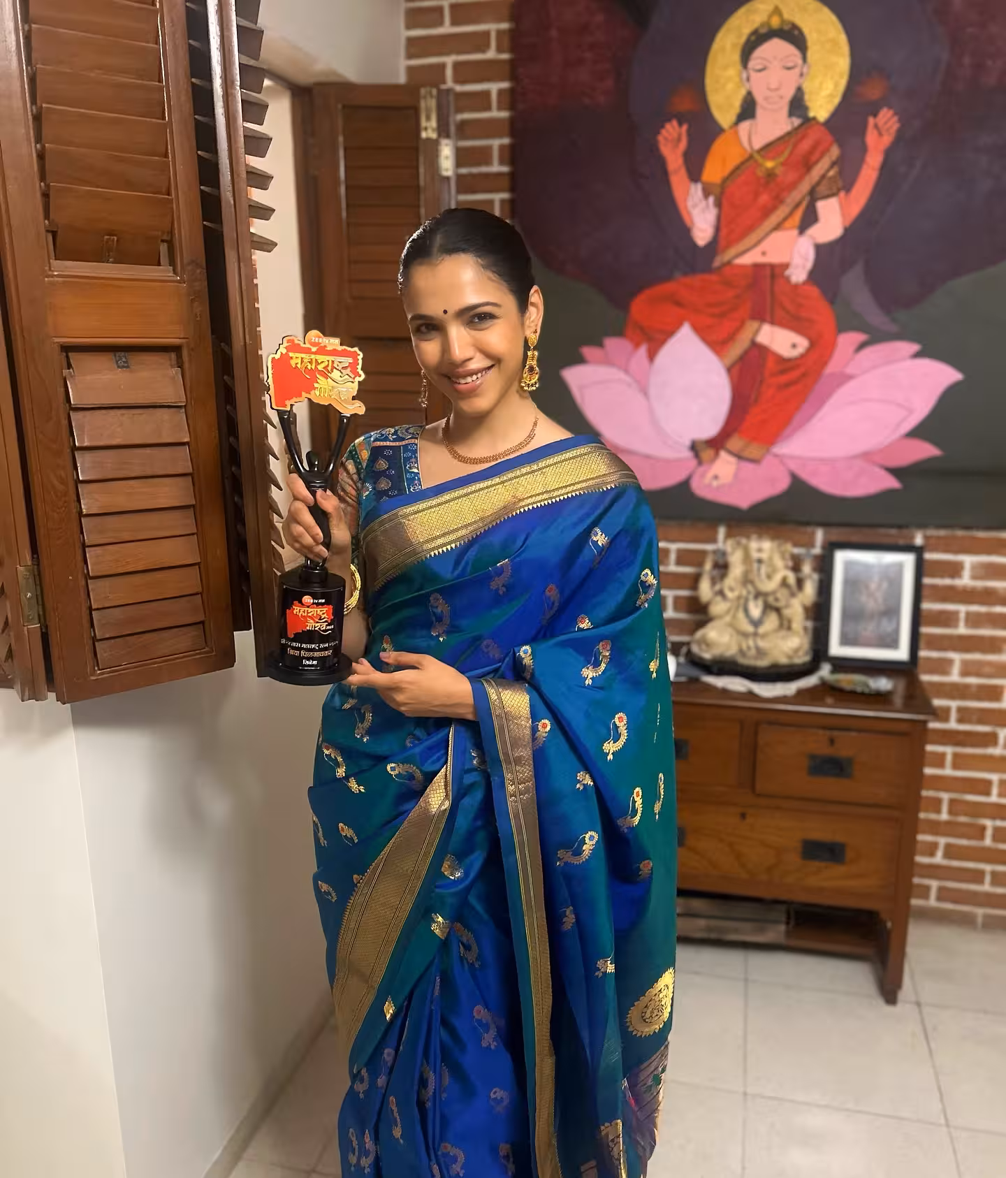 Pilgaonkar Praises Daughter For Maharashtra Ratna Puraskar