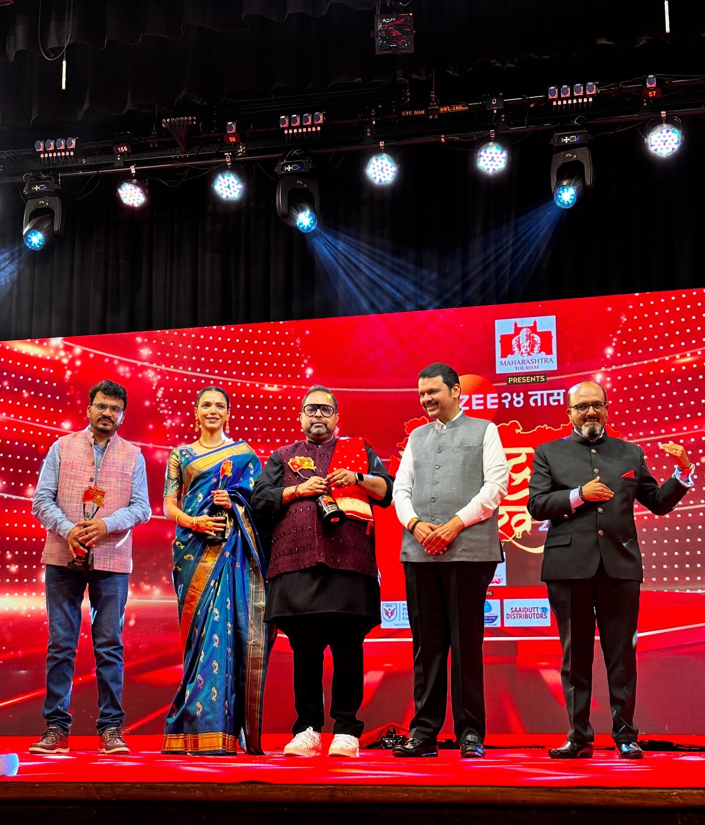 Pilgaonkar Praises Daughter For Maharashtra Ratna Puraskar