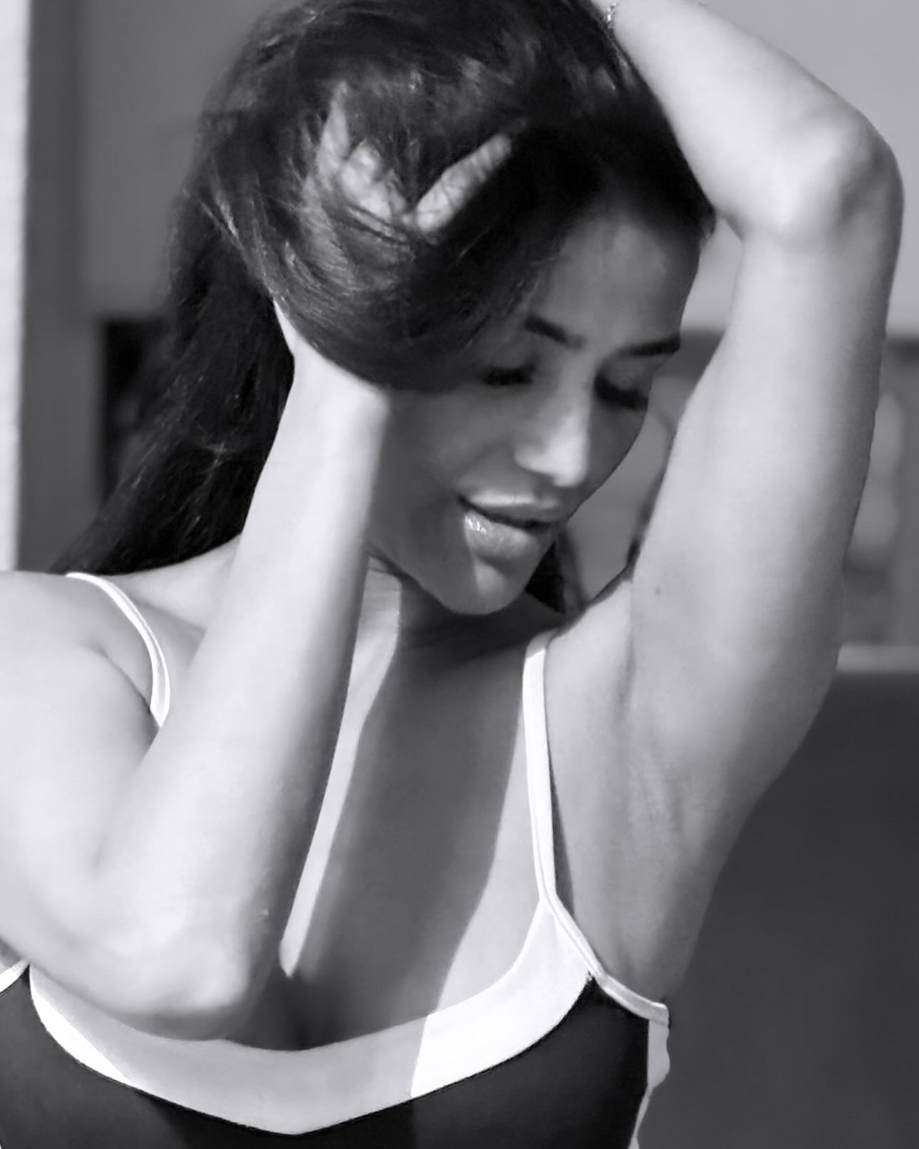 Poonam Pandey Stuns With Mesmeric Look Poonam Pandey turns heads as her eyes speak volumes in bold chic style; buzz abounds now!