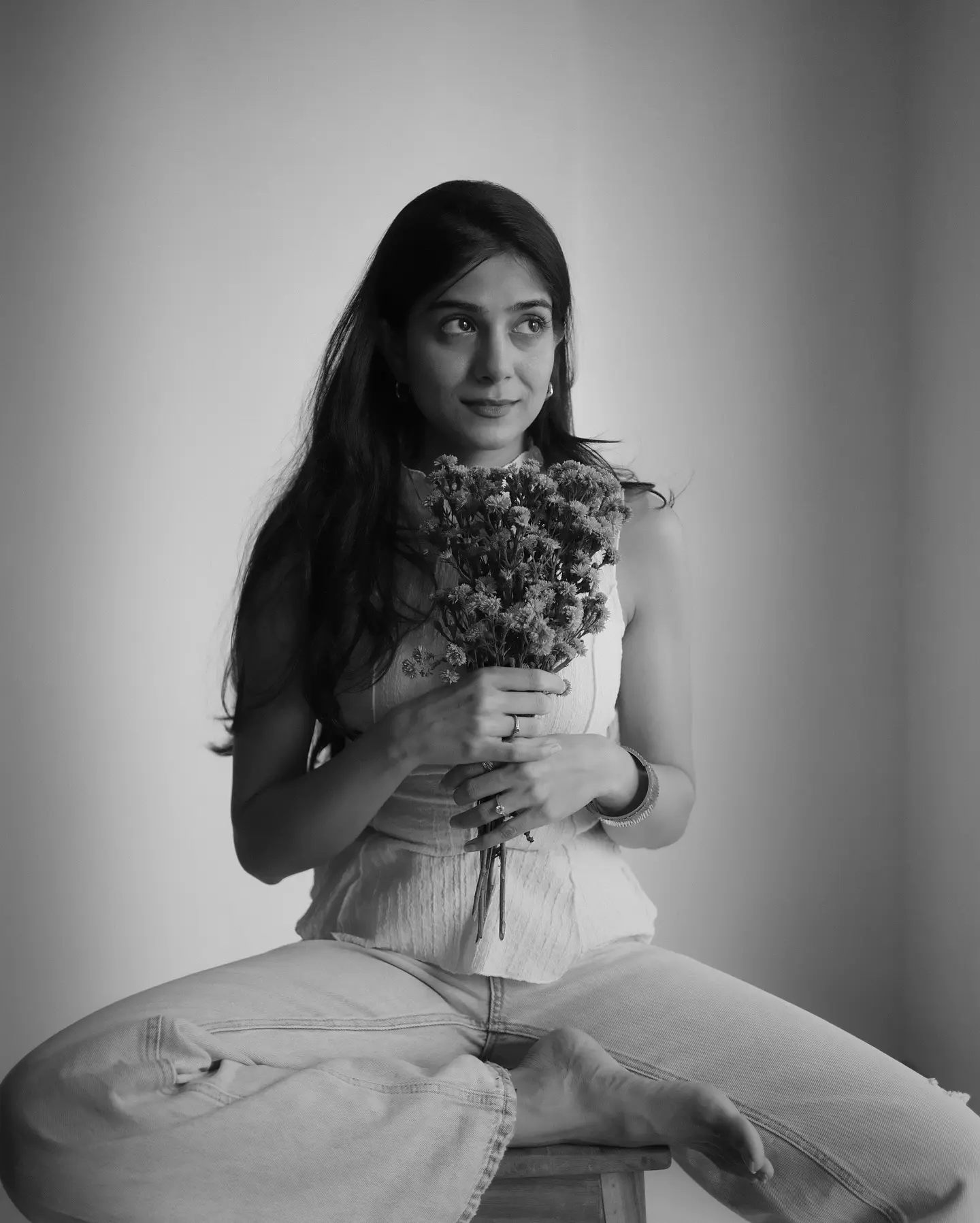 Portrait Photoshoot Captures Tanvi Malhara’s Timeless Charm