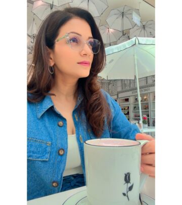 Prachi Shah Embraces Memorable Journeys