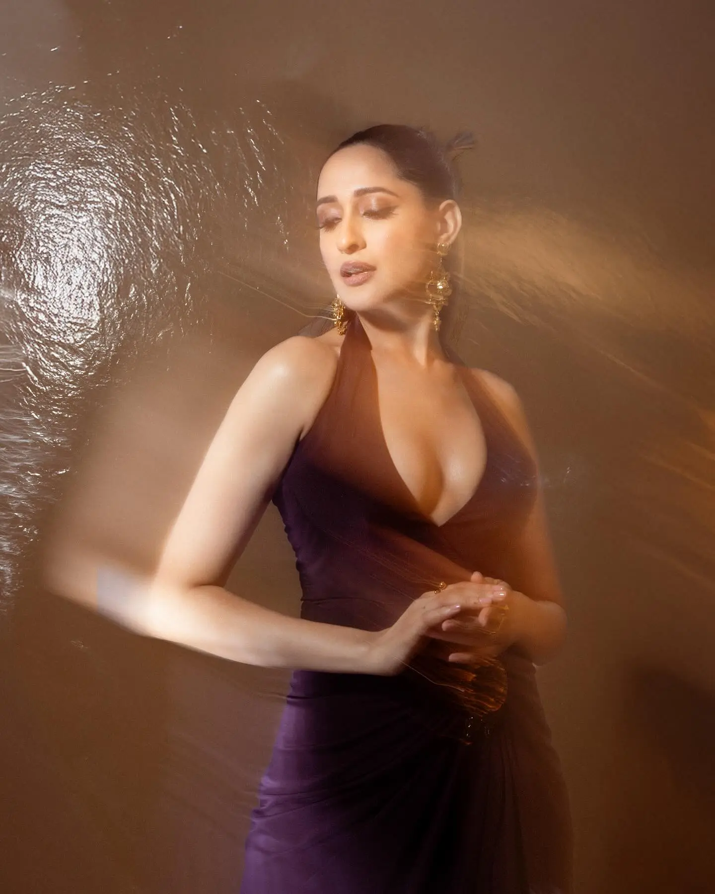 Pragya Jaiswal Stuns At Zee Cine Awards