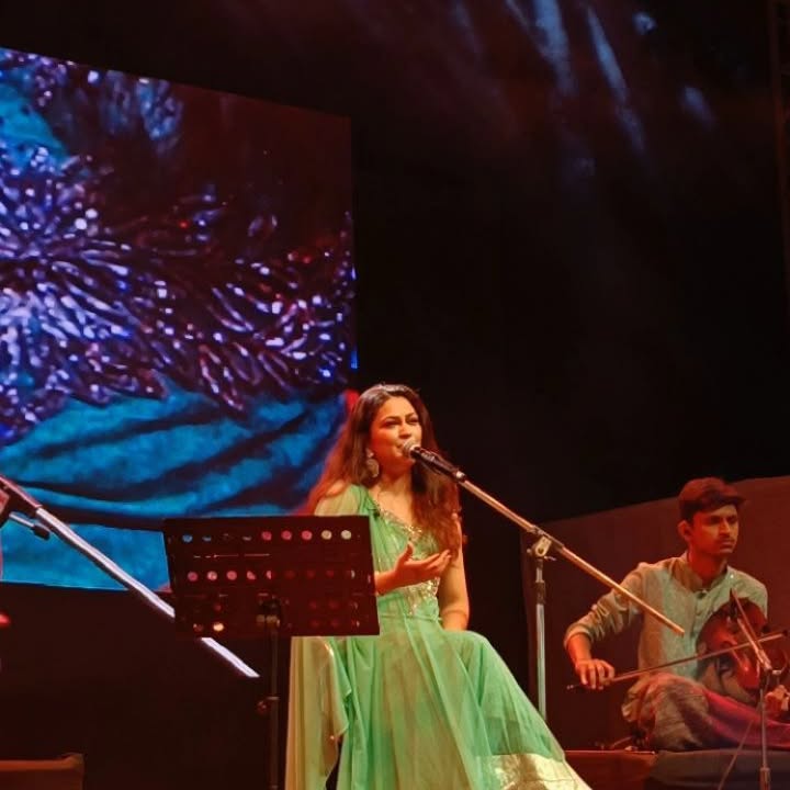 Priyanka Barve Mesmerizes Nagpur Audience
