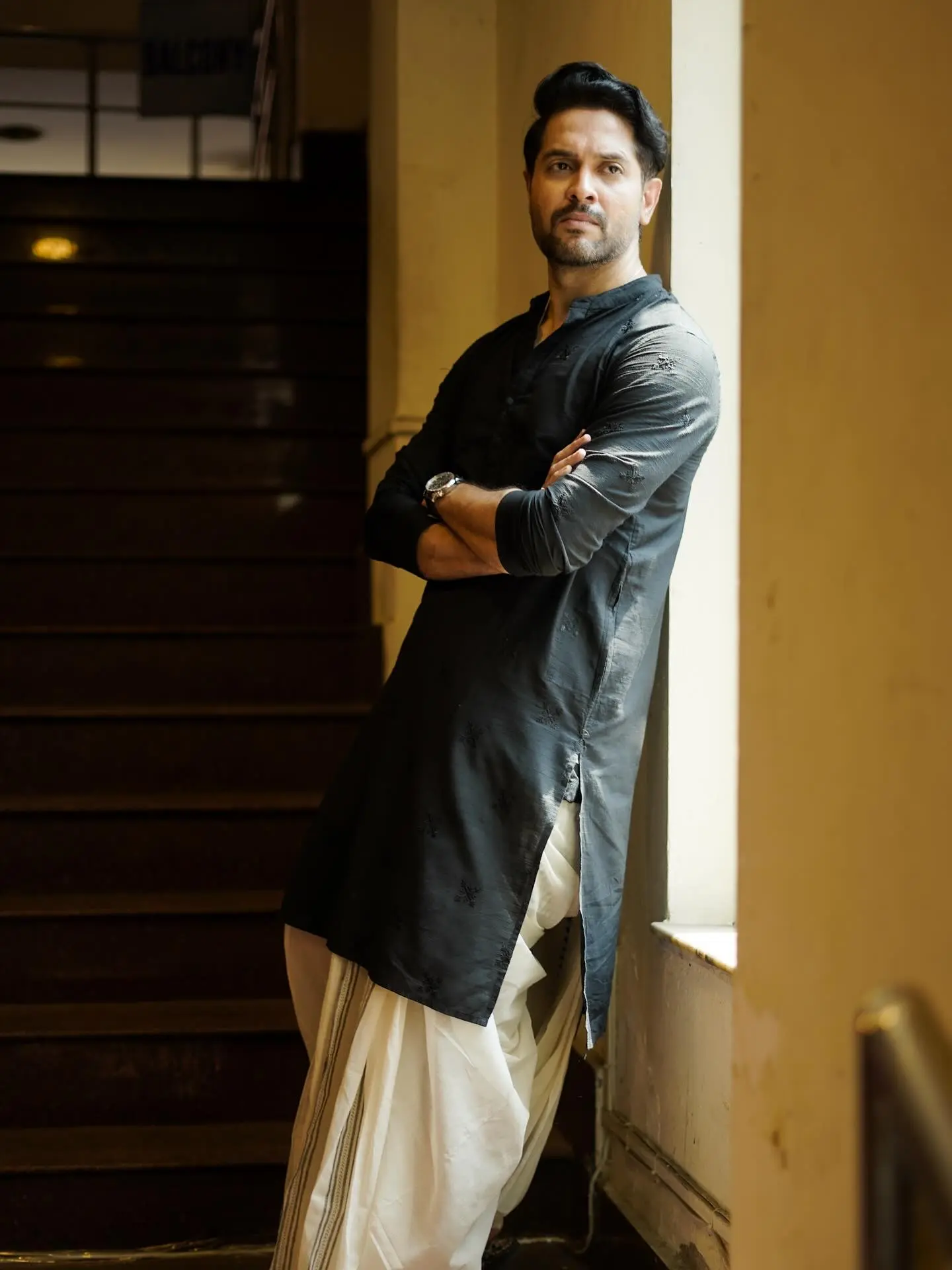 Raas Family Entertainment Debuts On June 6 Vikram Chatterjee plays Somnath with his family; a stylish release starting June 6 - fans