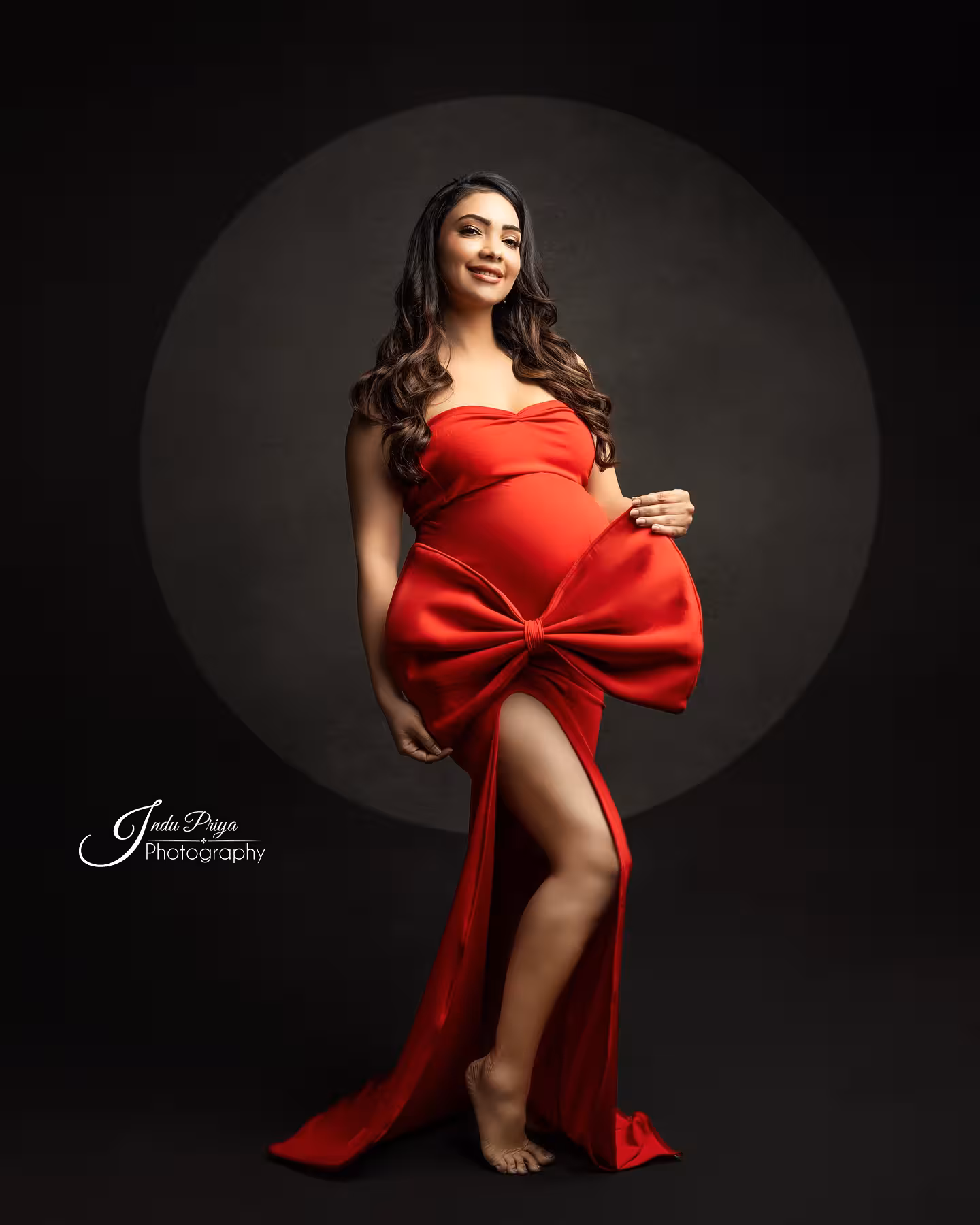 Radiant Maternity Shoot Shines With Celebrity Pooja Banerjee