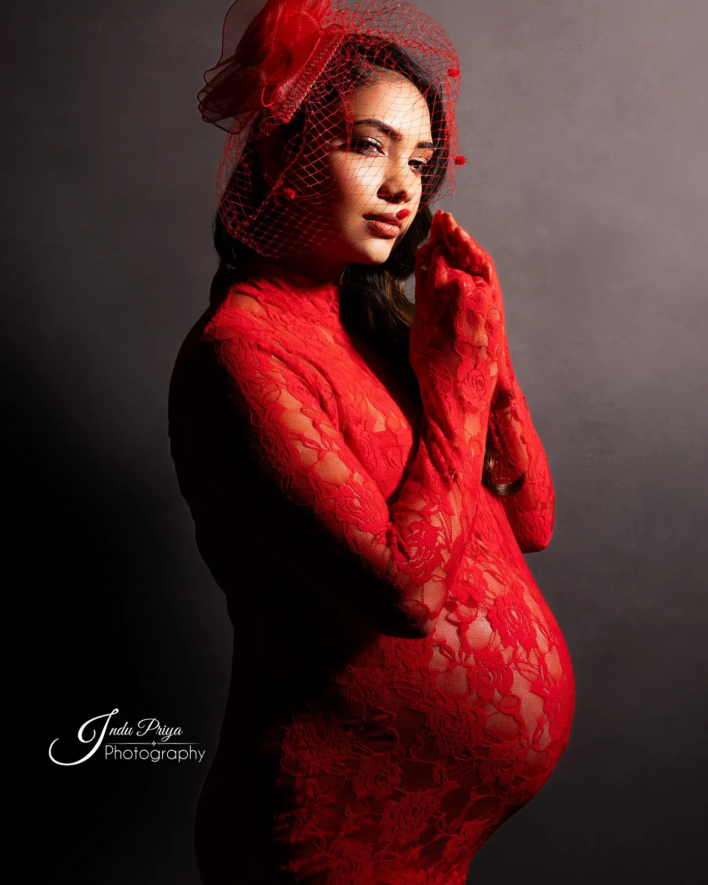 Radiant Maternity Shoot Shines With Celebrity Pooja Banerjee