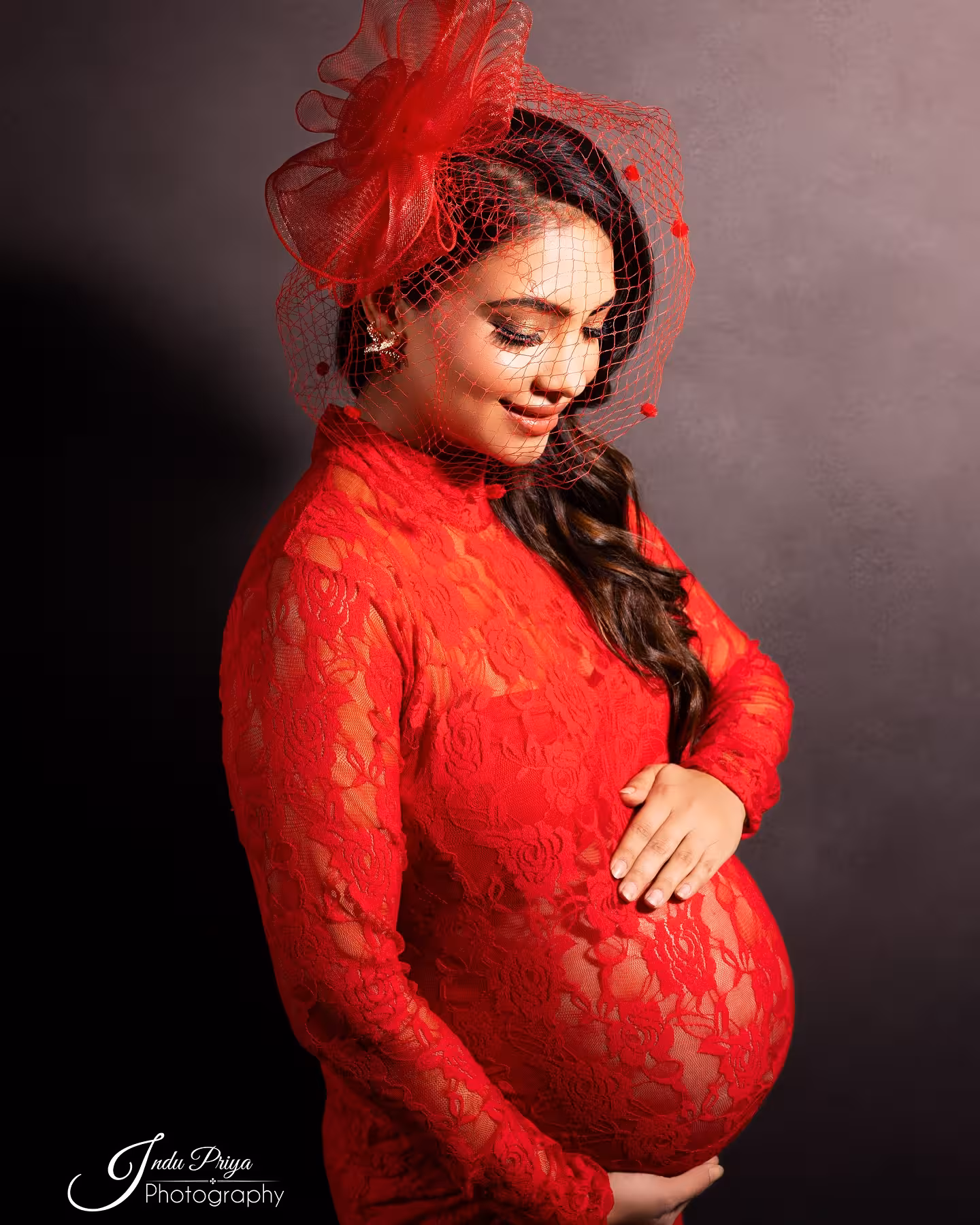 Radiant Maternity Shoot Shines With Celebrity Pooja Banerjee