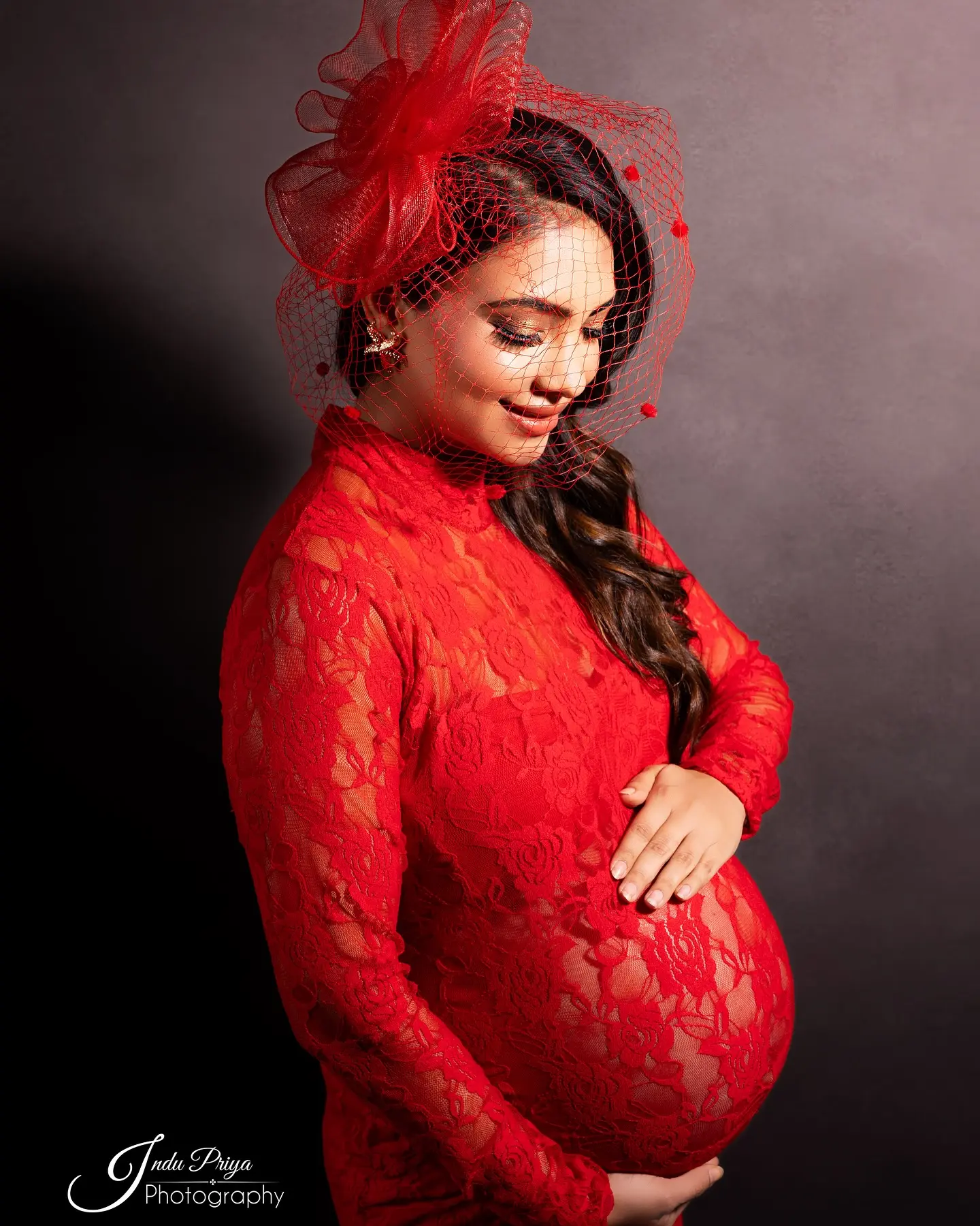 Radiant Maternity Shoot Shines With Celebrity Pooja Banerjee