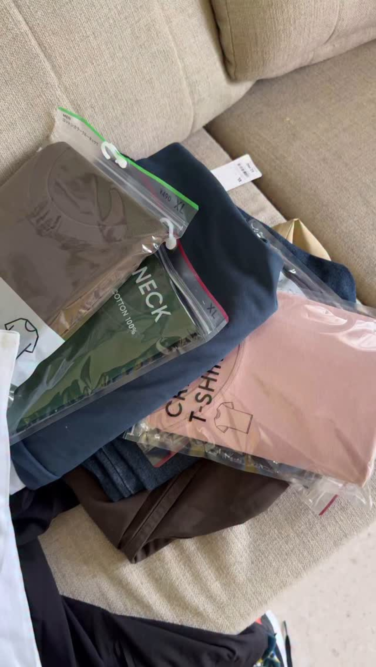 Rahul Dua’s Japan Trip Fuels Local Economy Standup icon Rahul Dua’s journey to Japan turns retail therapy into an economic boost - Yay