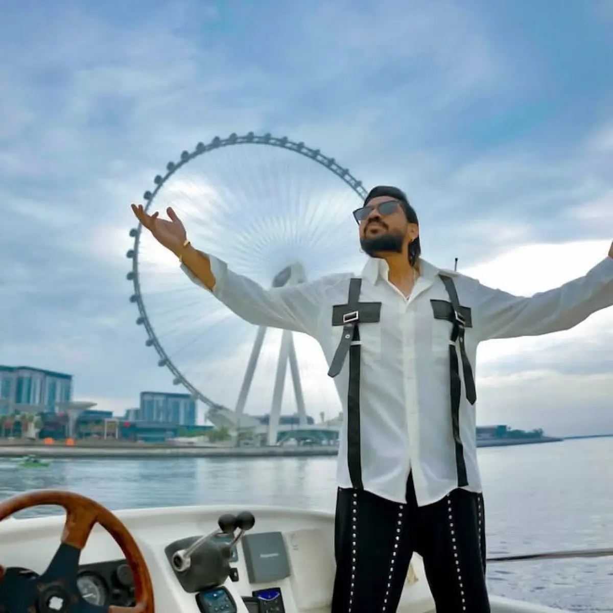 Rahul Sathe Shines in Dubai’s Musical Vibe Singer and model Rahul Sathe dazzles in Dubai with soulful lyrics and international flair.