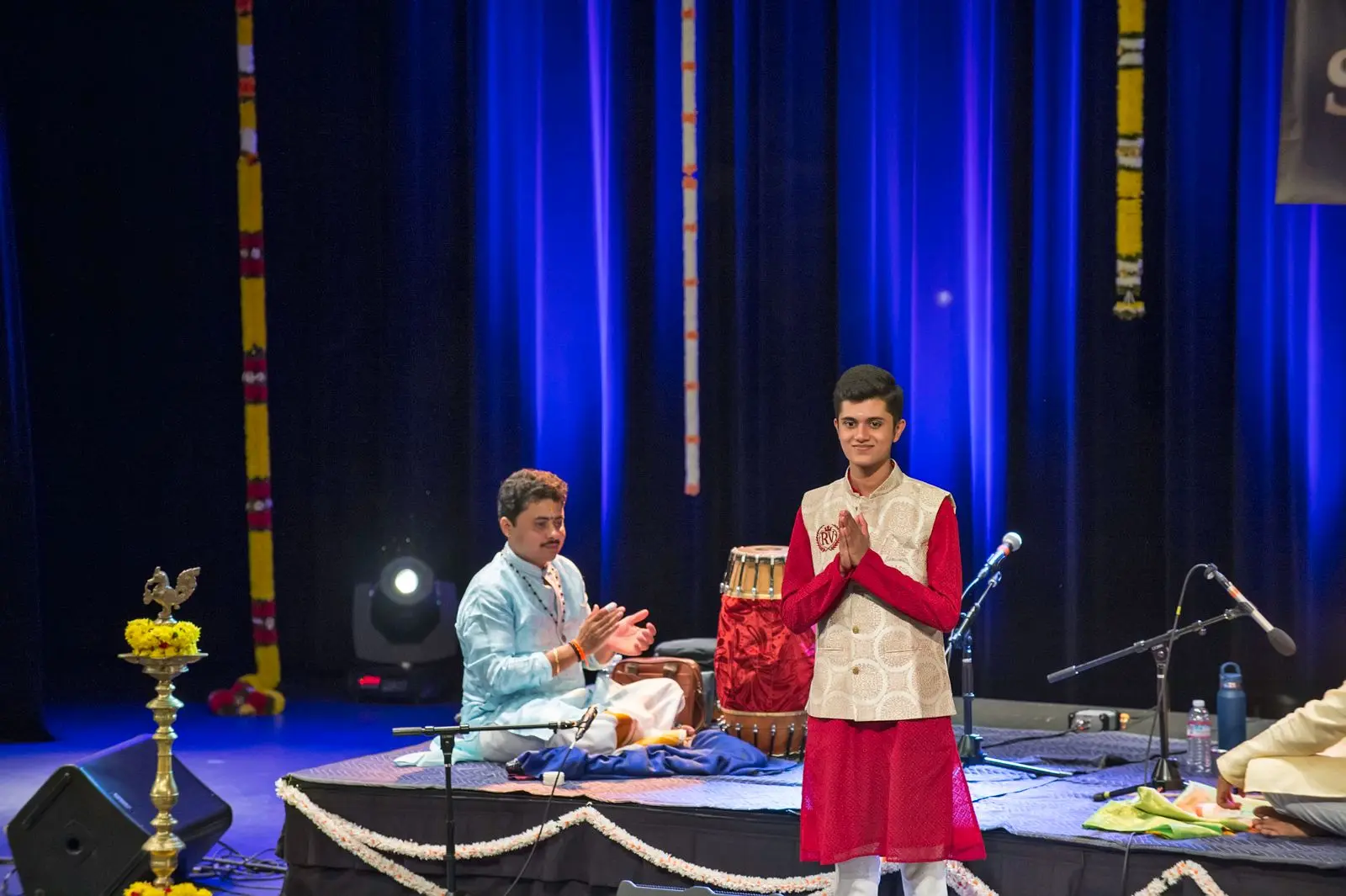 Rahul Vellal Mesmerizes At Bay Concert