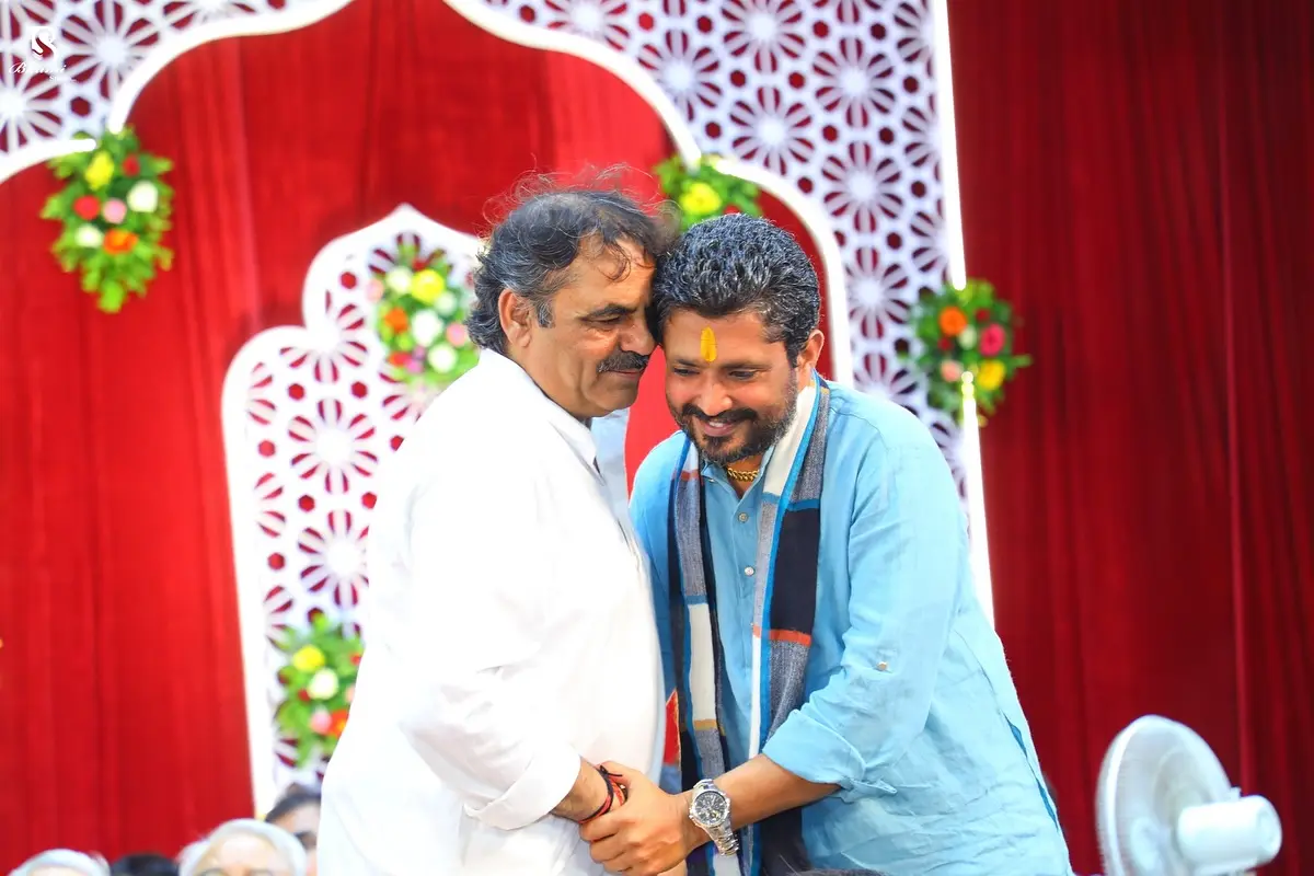 Rajbha Gadhvi Celebrates Bhaguda Patotsav At Jay Man Mogal