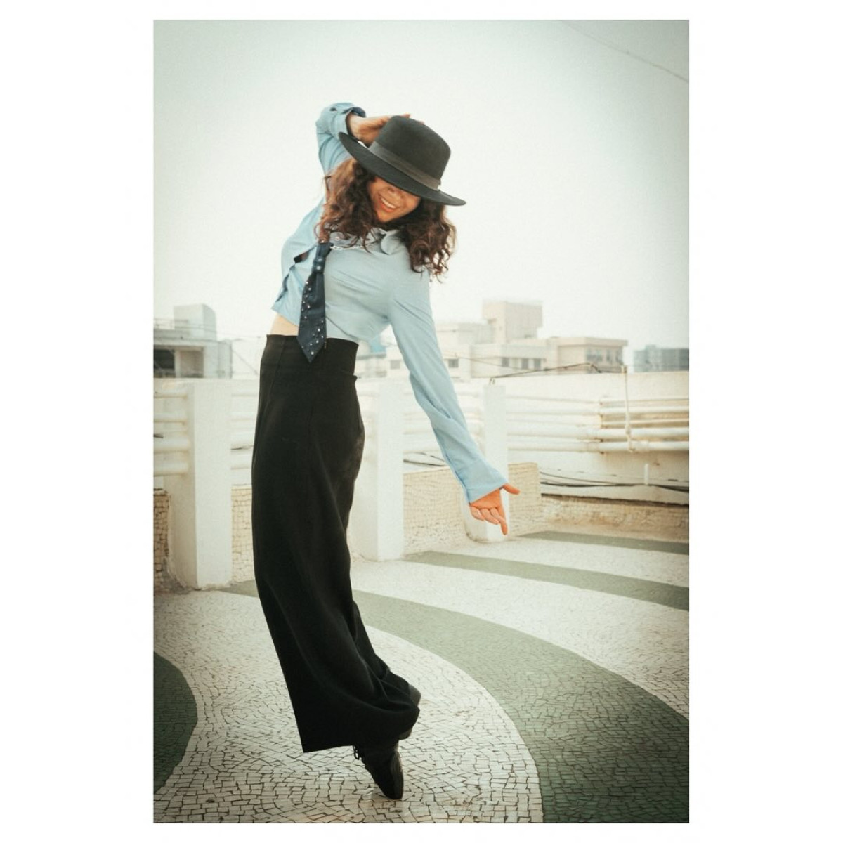 Celebrity dancer Rashi Mal channels MJ vibes, celebrates global dance with flair & style!!