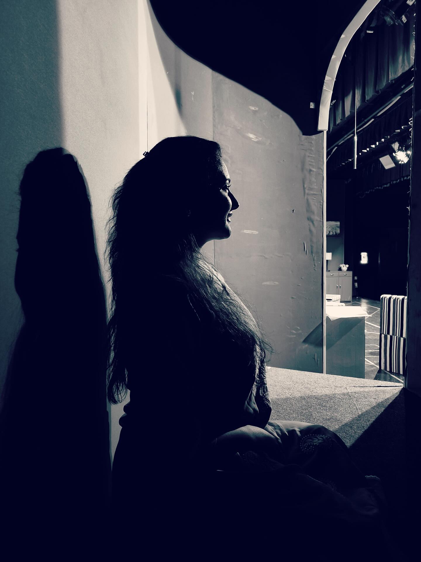 Rashmi Desai Rehearses New Play ‘MRS. MARA ONLINE CHE’ Stage rehearsal fuels creative passion as Rashmi Desai readies her groundbreaking new play.