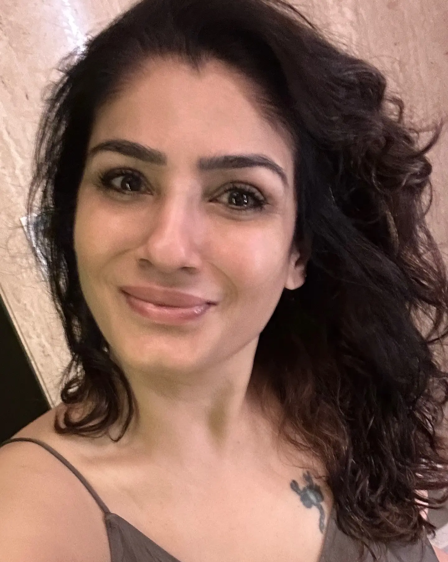 Raveena Tandon Lights Up Instagram With Morning Energy