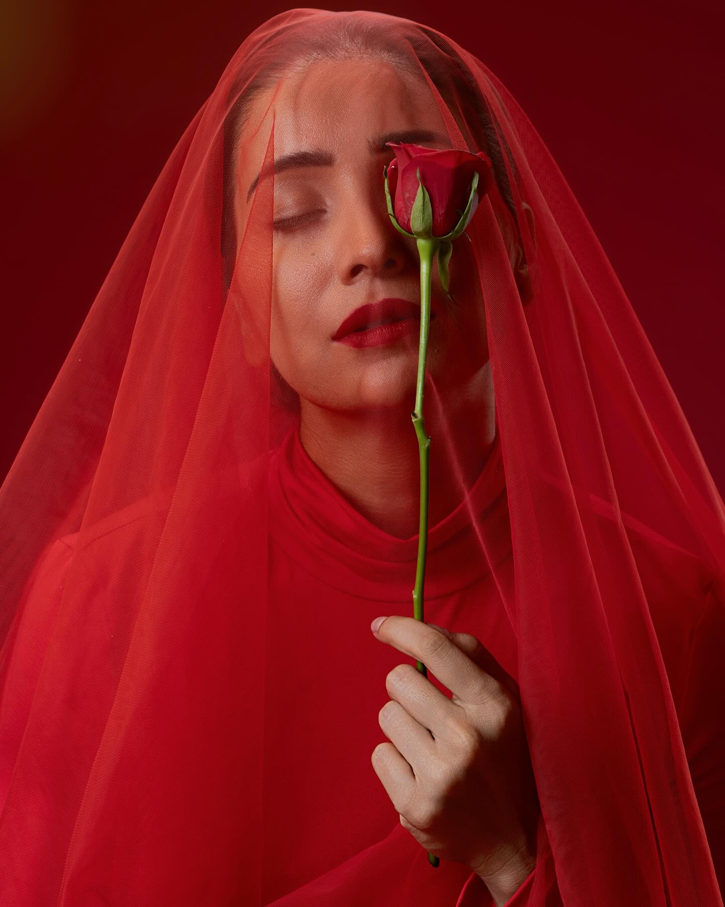 Red Revelation: Asha Negi’s Bold Fashion Statement Asha Negi embraces red with confidence, symbolizing sacred style and understated elegance.