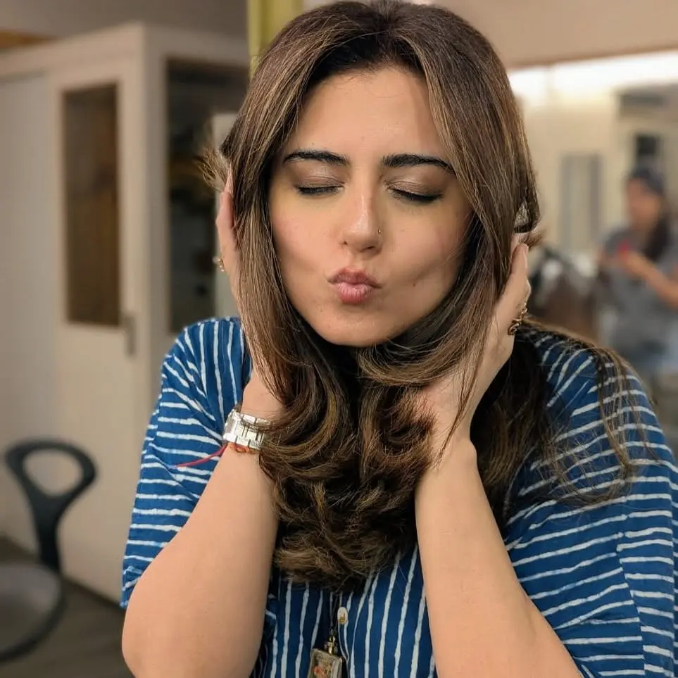 Ridhi Dogra Spreads Positive Vibes On Sunday