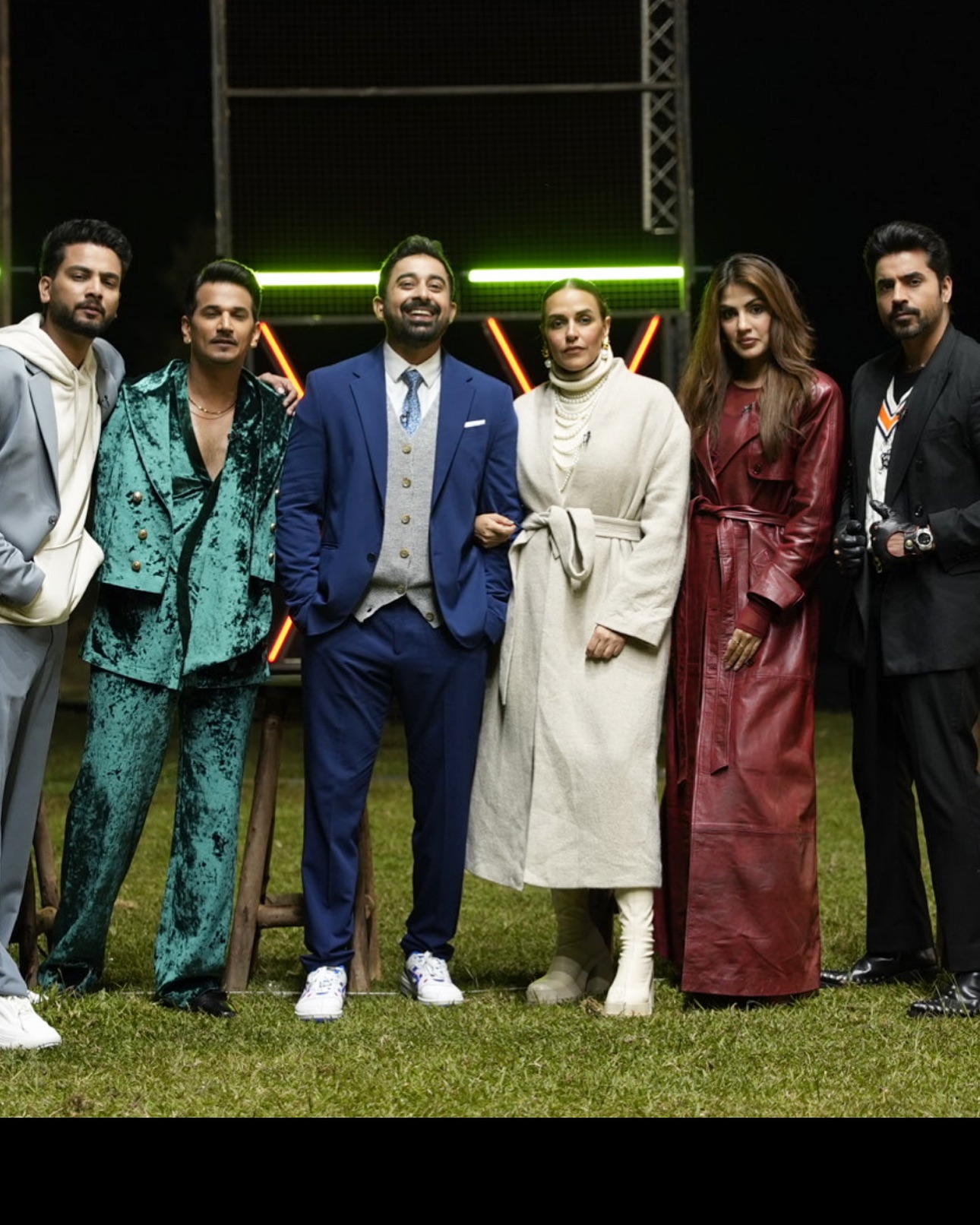 Roadies Double Cross: High Stakes Vote Outs Contestants battle high stakes and drastic vote-outs in tonights Roadies double cross show.