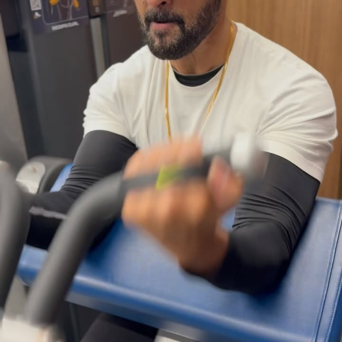 Rohit Roy flaunts film look with disciplined fitness, hitting circuits and leg days daily!