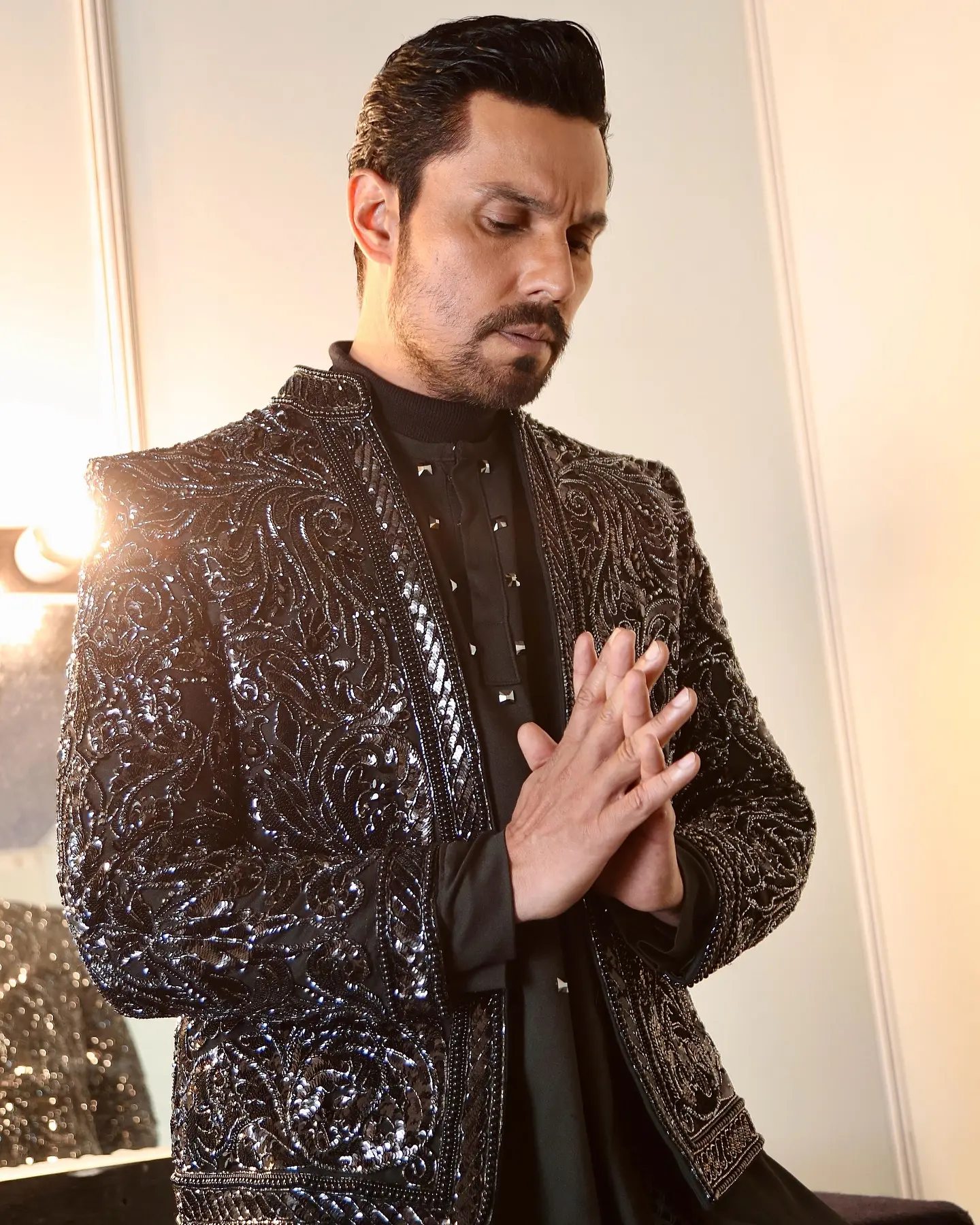 Rugged And Regal: Randeep Hooda's Bold Style