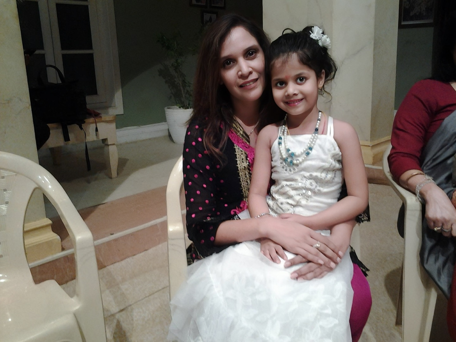 Celebrating ageless allure and radiant charm, Saachi Tiwari shows time is just a number.!!