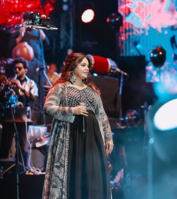 Saindhavi Illuminates Stage With Passionate Performance