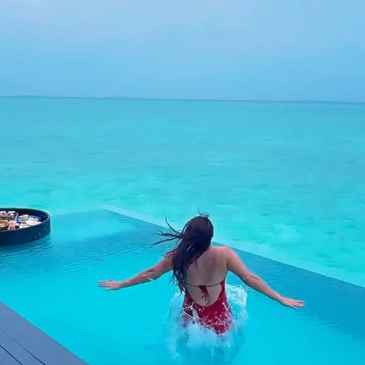 Saltwater Cure: Shivaleeka Oberoi’s Refreshing Message Shivaleeka shares her mantra: saltwater heals, whether it’s sweat, tears, or sea vibes!!!!