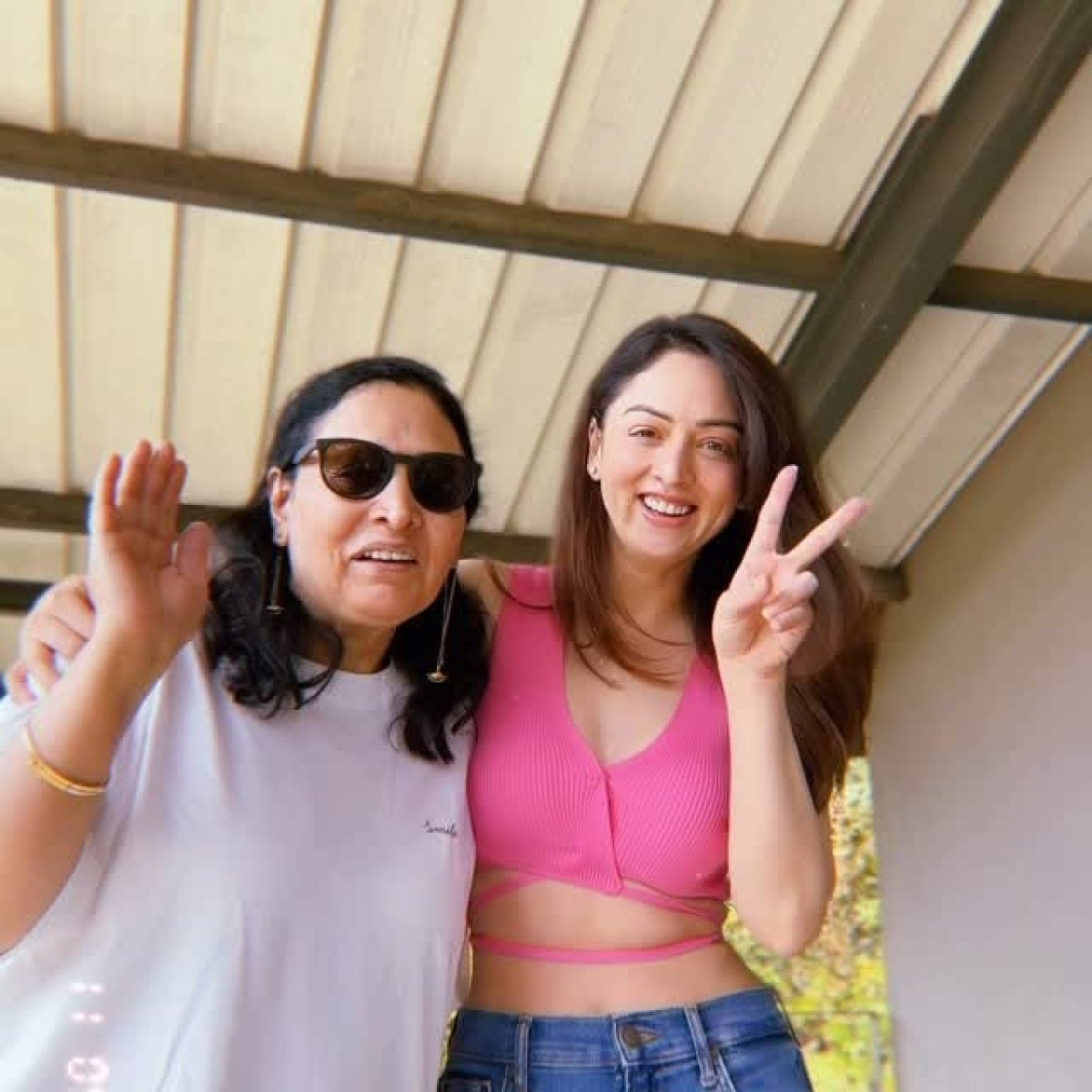 Sandeepa Dhar salutes her mother’s strength in a touching tribute on this Mother’s Day!!!