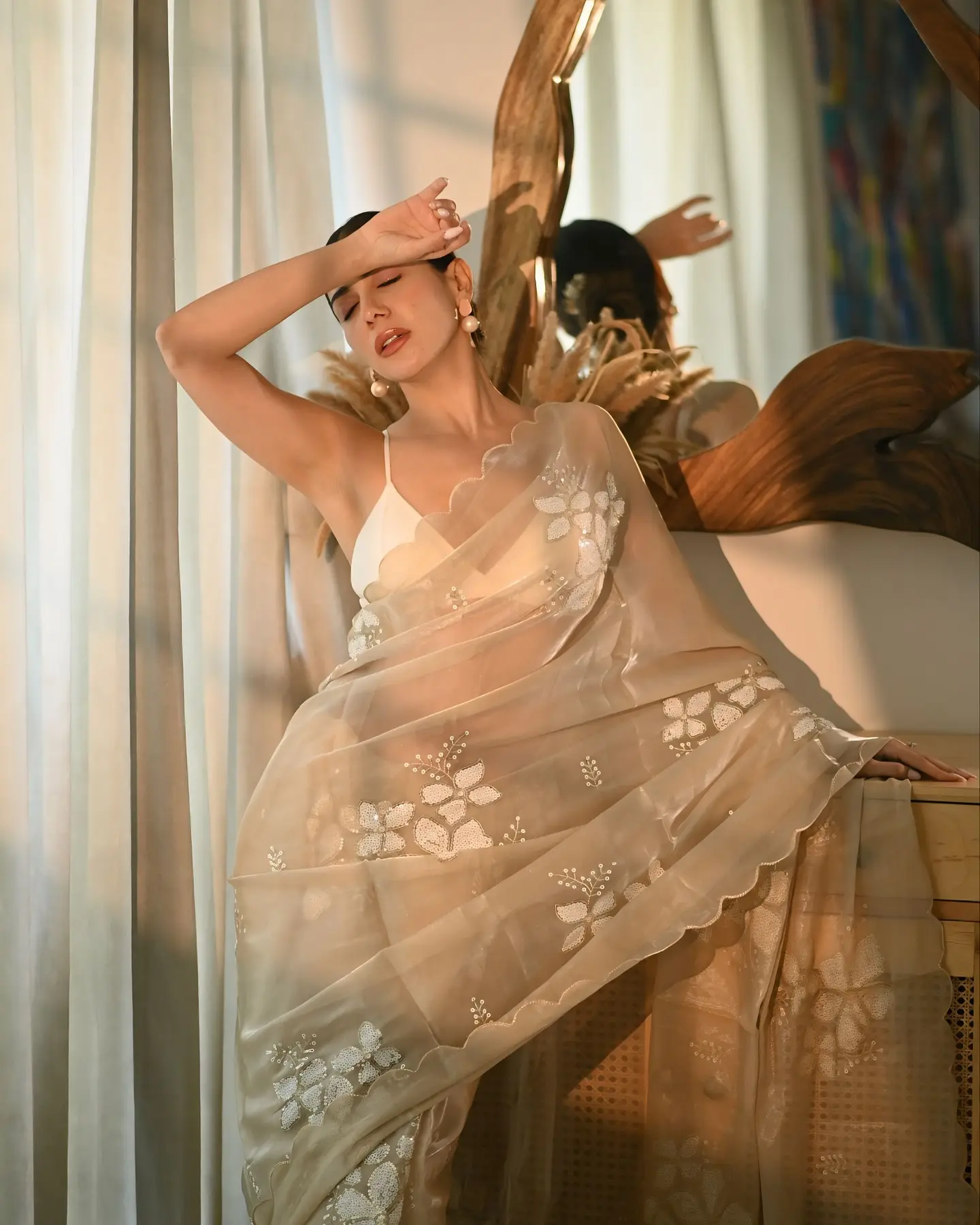 Saree Commands Attention: Palak Purswani’s Modern Ethnic Look