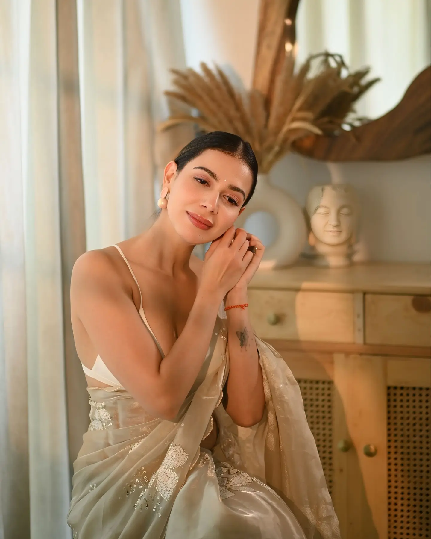Saree Commands Attention: Palak Purswani’s Modern Ethnic Look