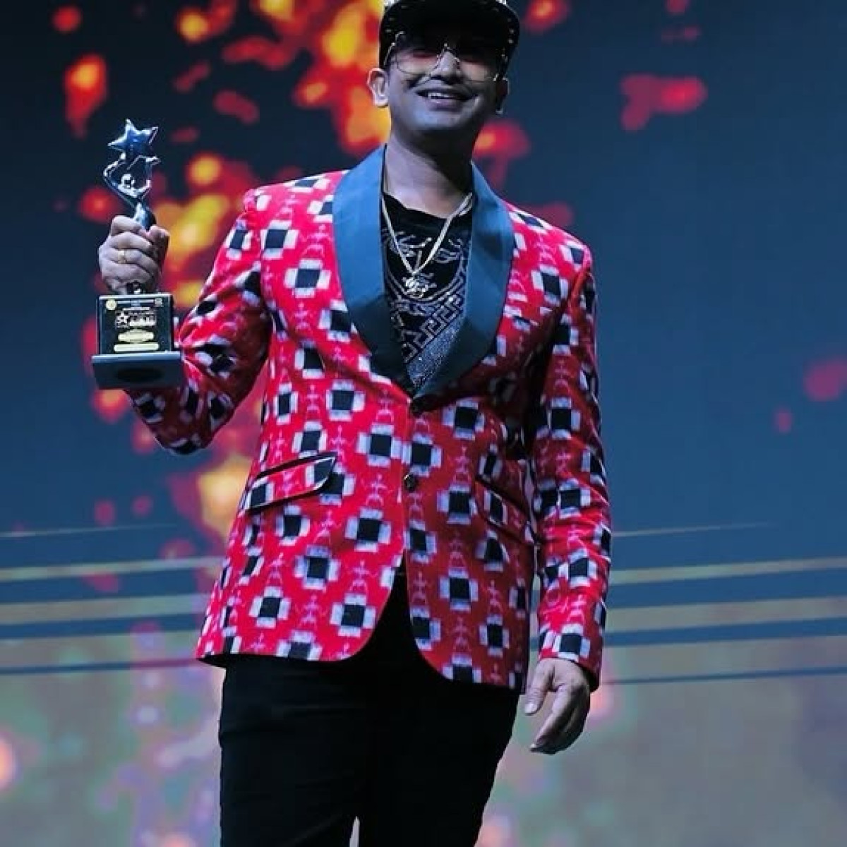 Mana Manena 2.0 triumph fuels Satyajeet’s glory as he clinches the top male playbacksinger accolade.
