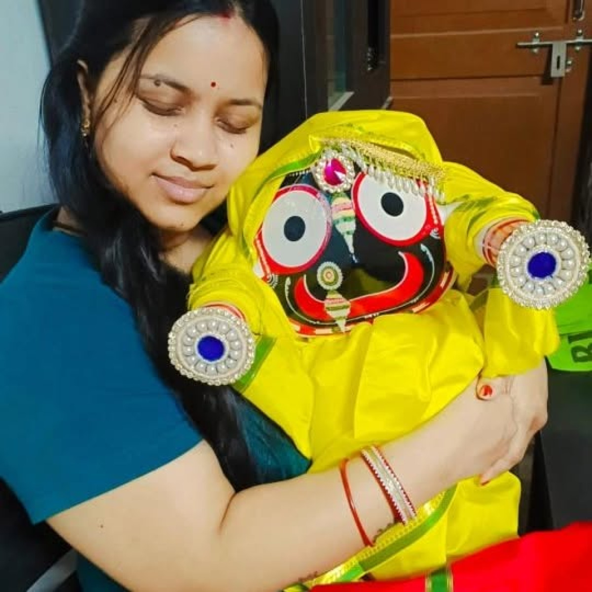Satyajeet Pradhan drops a striking Instagram post, blending strength and heartfelt warmth.