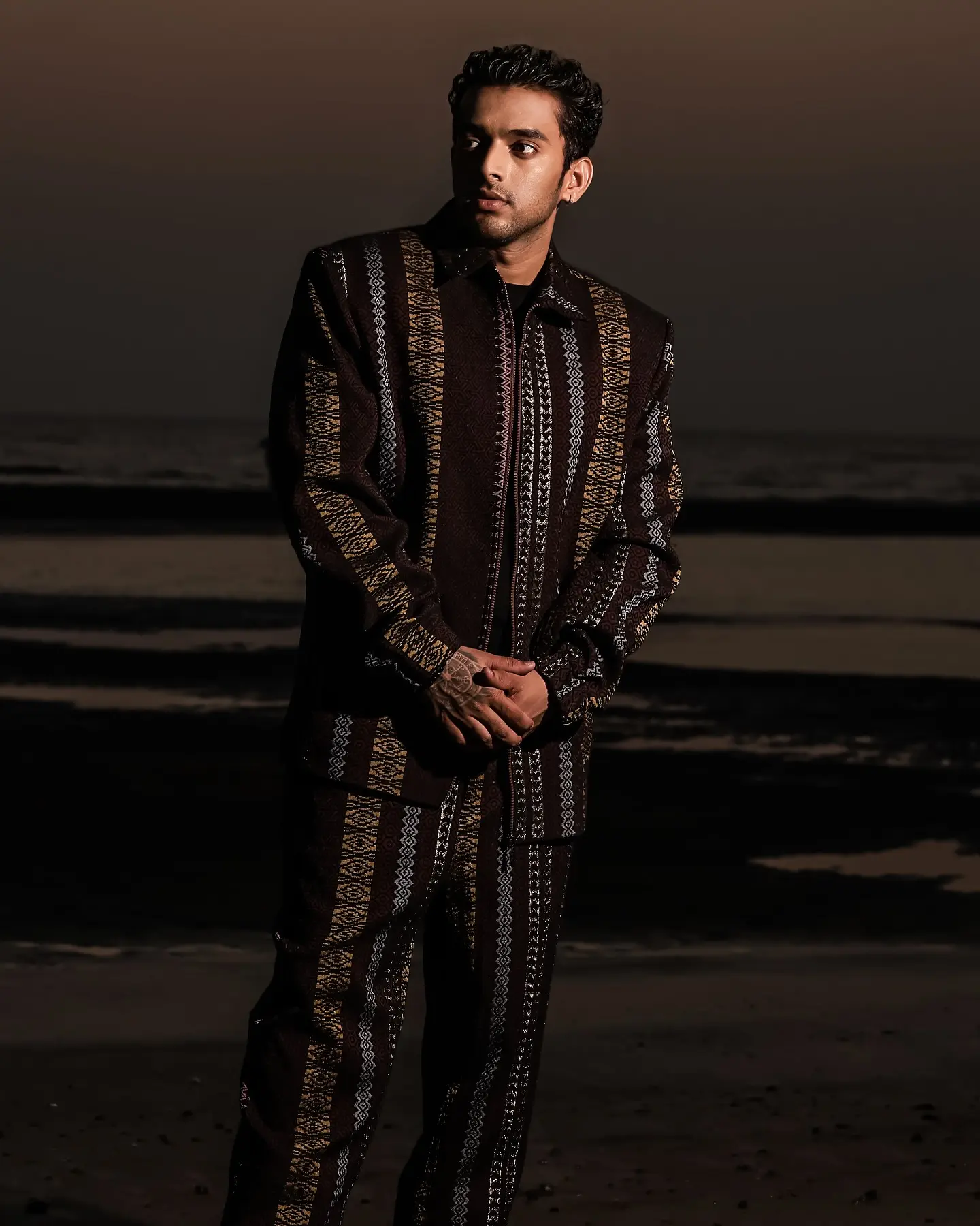 Shailesh Ramugade Shines In Golden Hour Elegance Experience the captivating aura of Shailesh’s sunlit style as evening turns magical now!!!